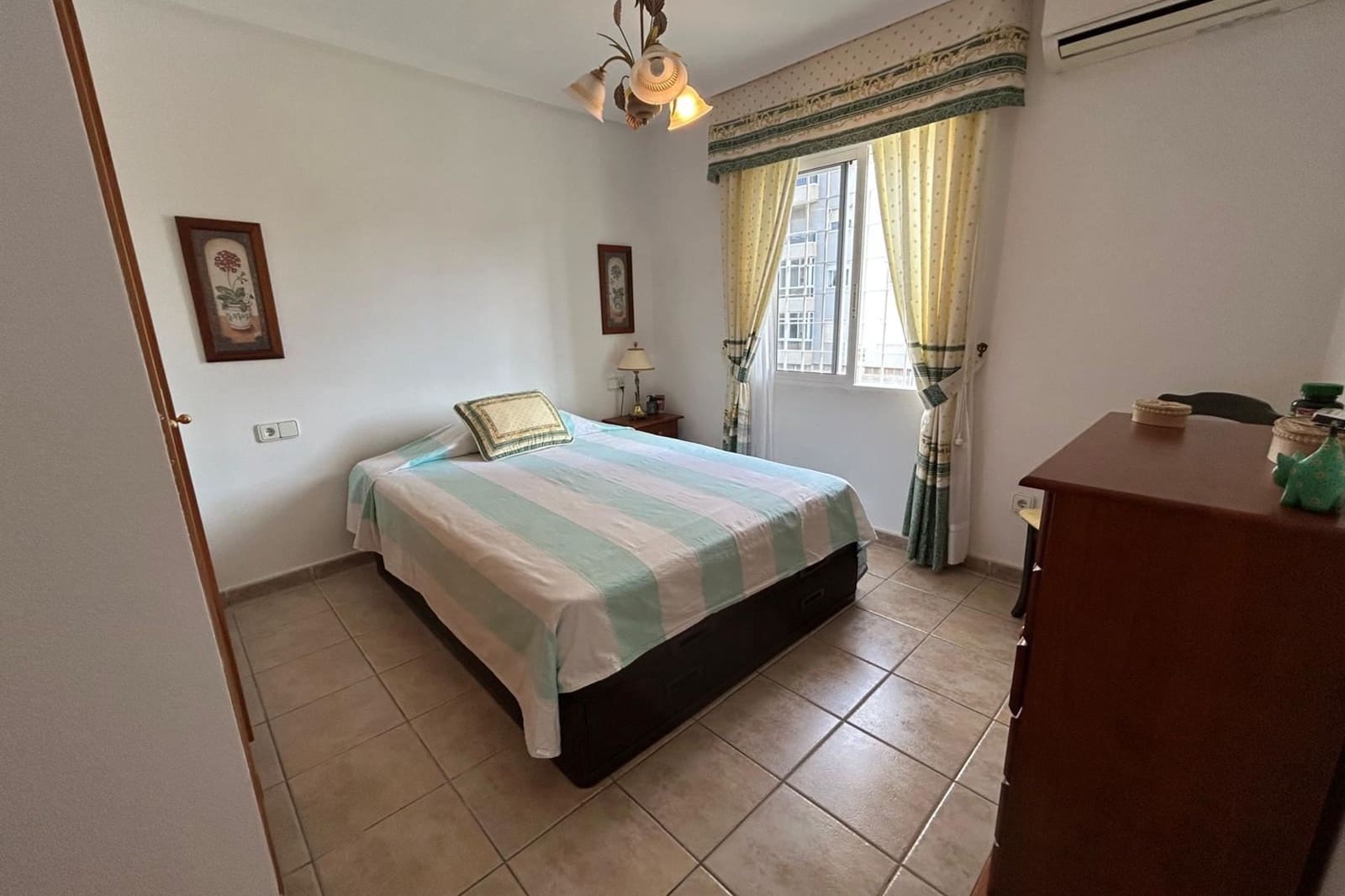 3 soveværelse Byhus til salg i Torrevieja med swimmingpool - € 225.000 (Ref: 9402528)