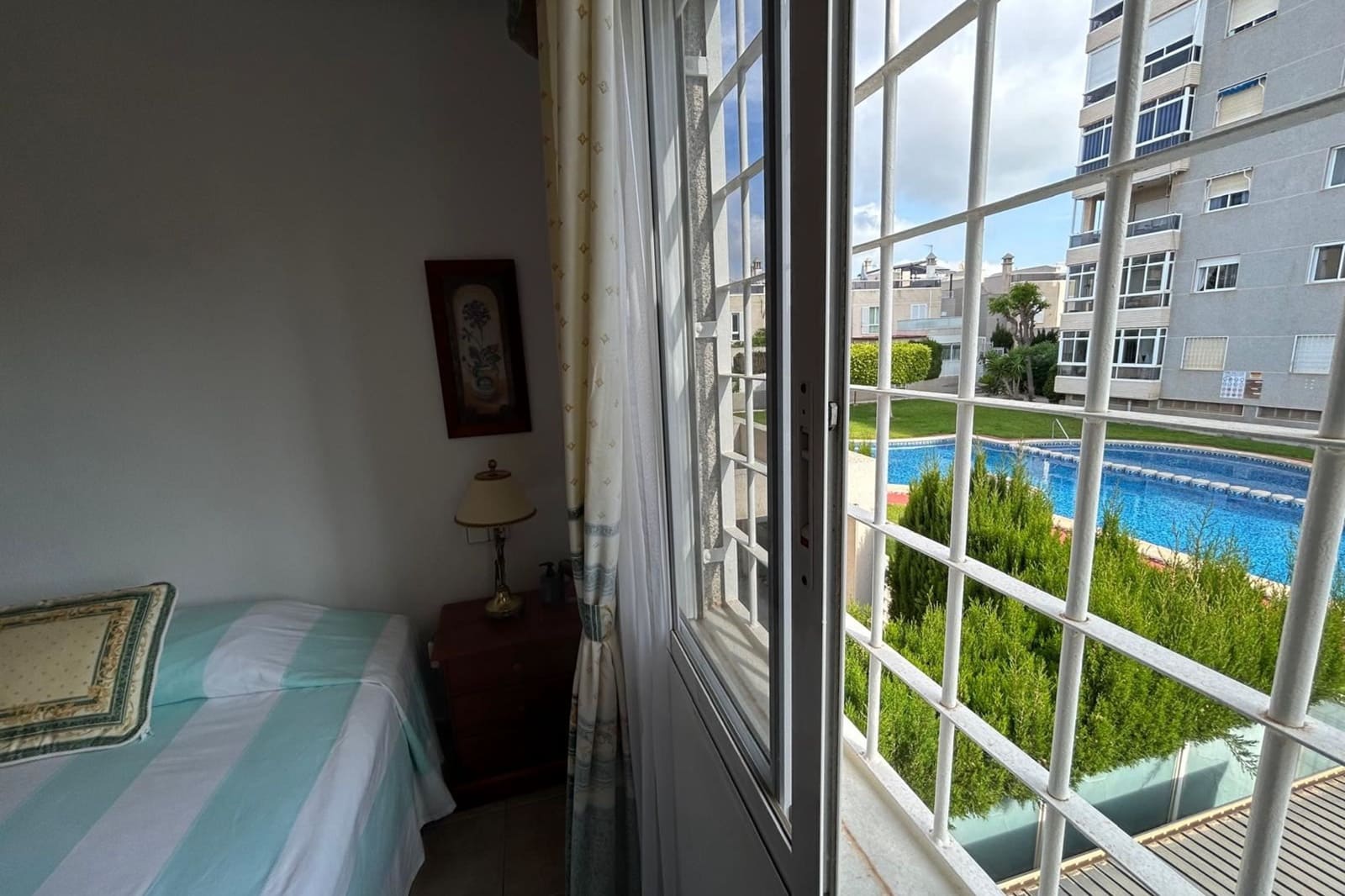 3 soveværelse Byhus til salg i Torrevieja med swimmingpool - € 225.000 (Ref: 9402528)