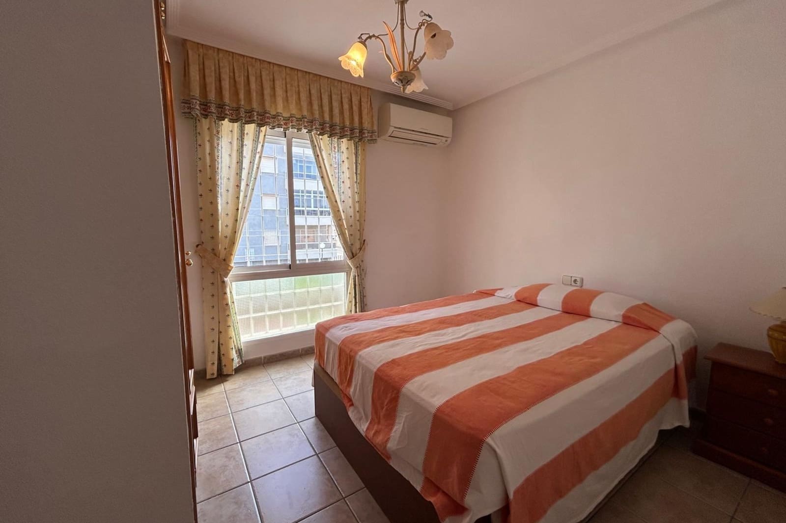 3 soveværelse Byhus til salg i Torrevieja med swimmingpool - € 225.000 (Ref: 9402528)