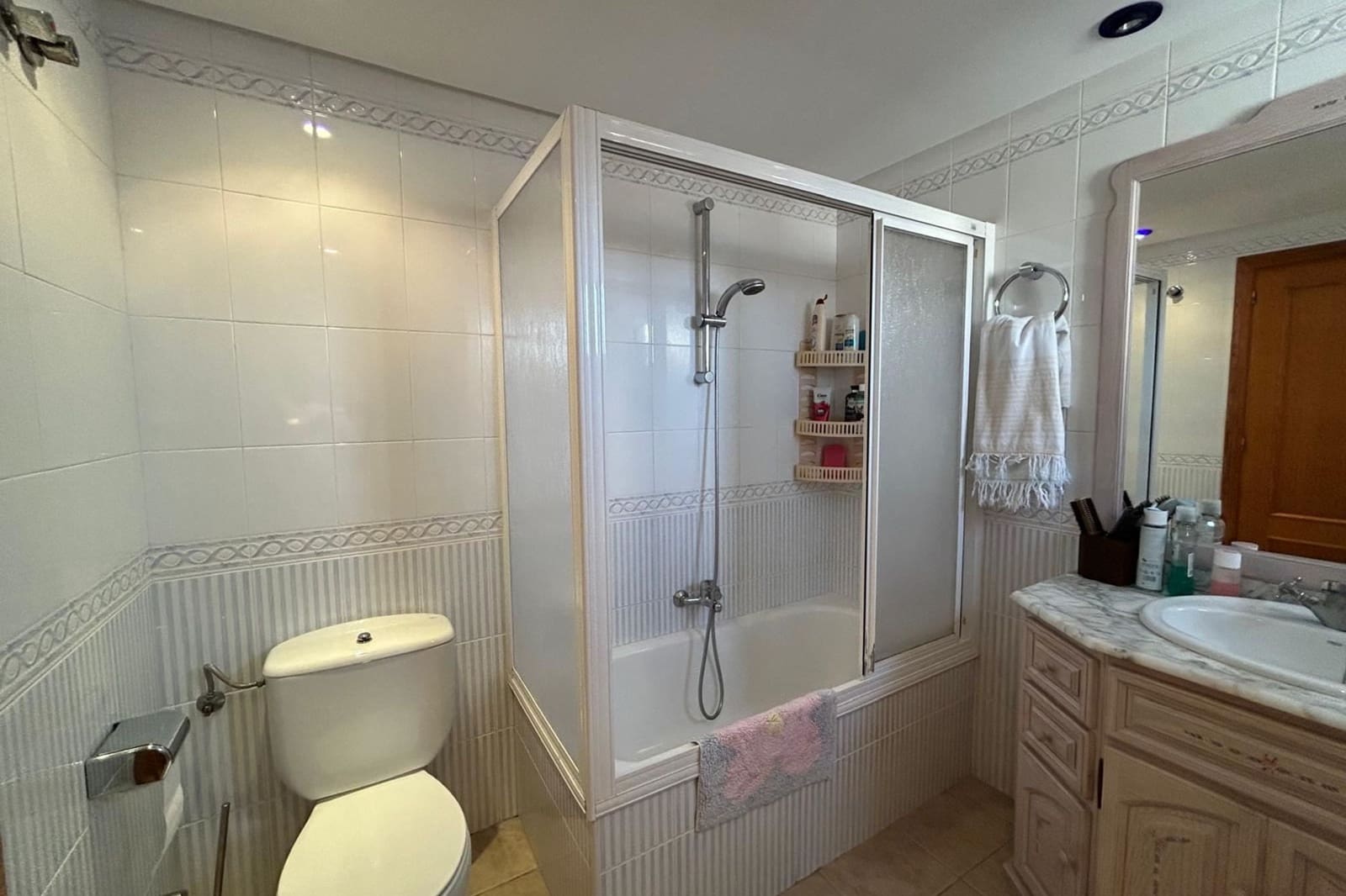 3 soveværelse Byhus til salg i Torrevieja med swimmingpool - € 225.000 (Ref: 9402528)