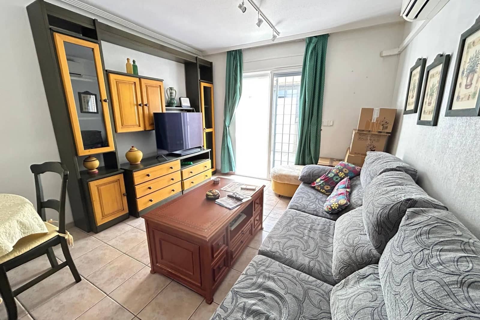 3 soveværelse Byhus til salg i Torrevieja med swimmingpool - € 225.000 (Ref: 9402528)