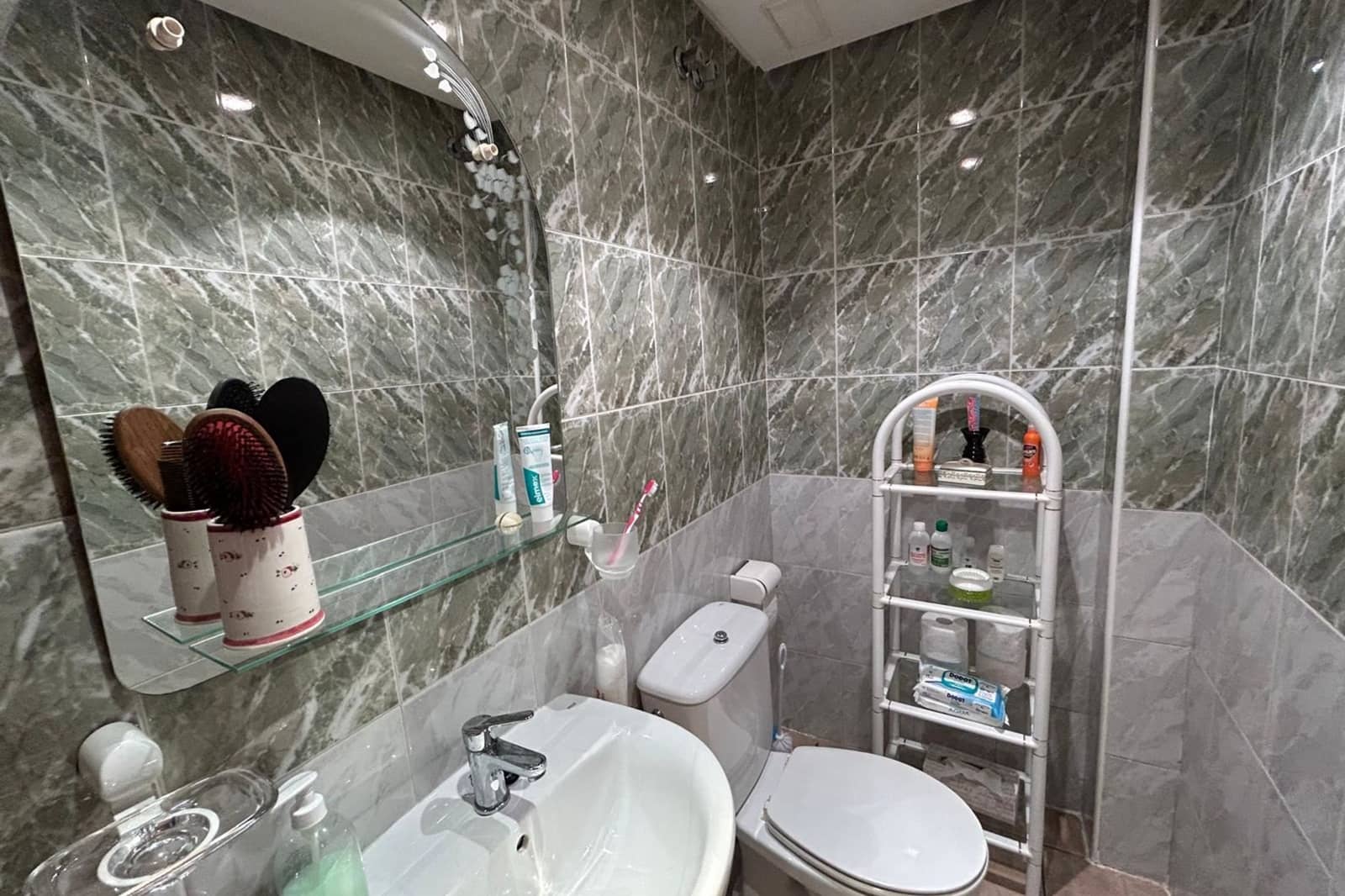 3 soveværelse Byhus til salg i Torrevieja med swimmingpool - € 225.000 (Ref: 9402528)