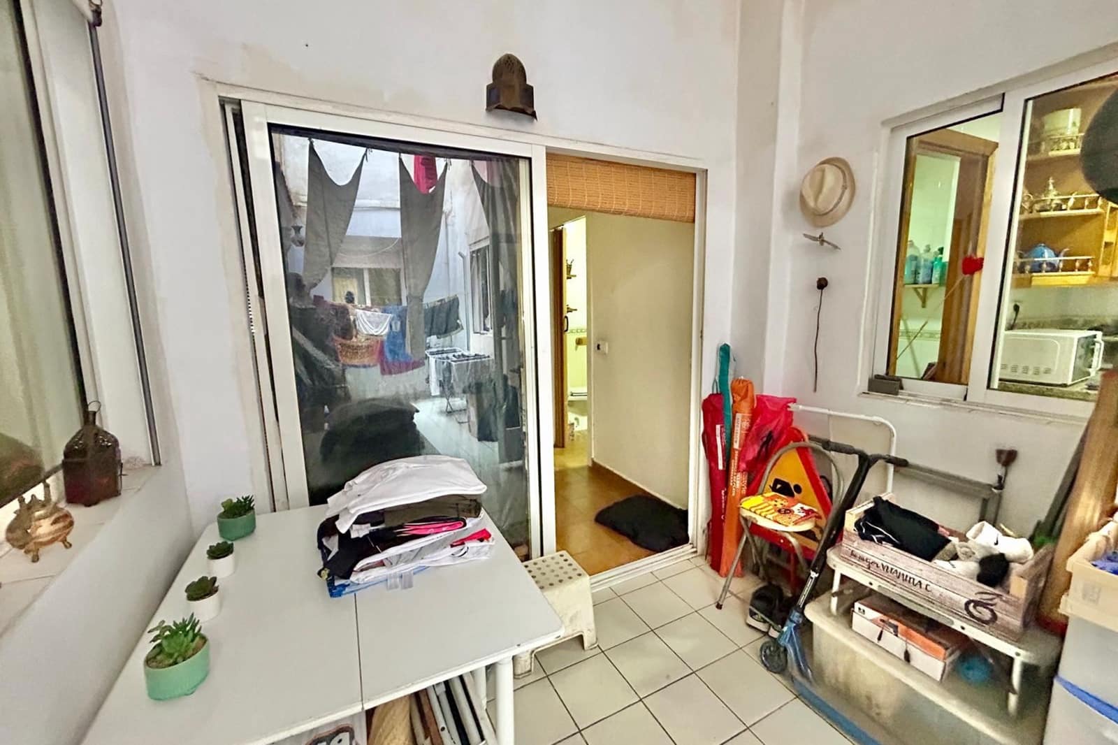 2 soverom Leilighet til salgs i Alicante by med svømmebasseng - € 205 000 (Ref: 9402529)