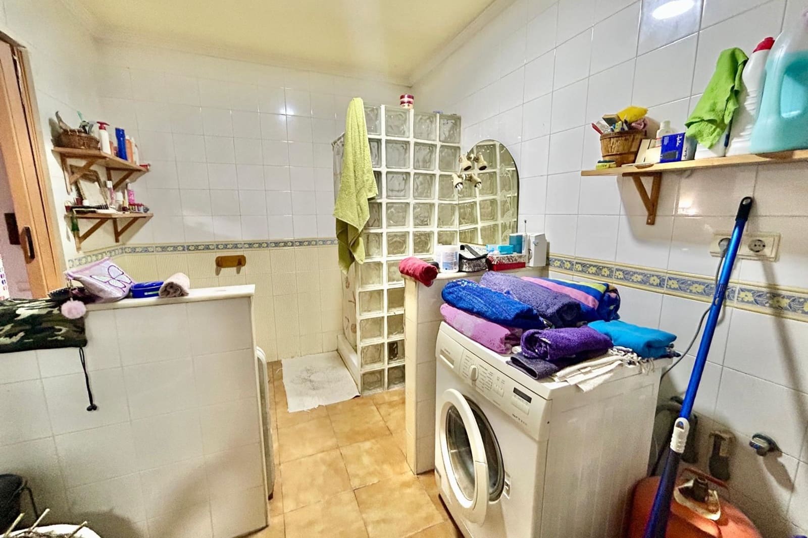 2 soverom Leilighet til salgs i Alicante by med svømmebasseng - € 205 000 (Ref: 9402529)