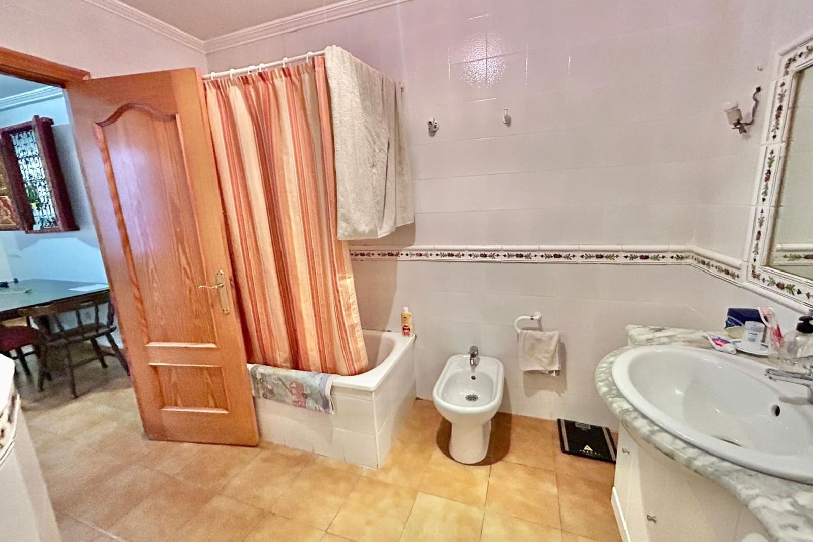 2 soverom Leilighet til salgs i Alicante by med svømmebasseng - € 205 000 (Ref: 9402529)