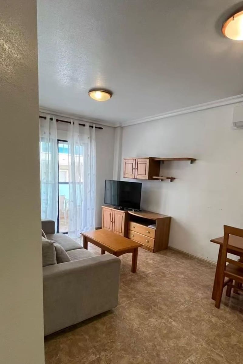 Apartamento de 2 habitaciones en Cabo Roig en venta con piscina - 185.000 € (Ref: 9402561)