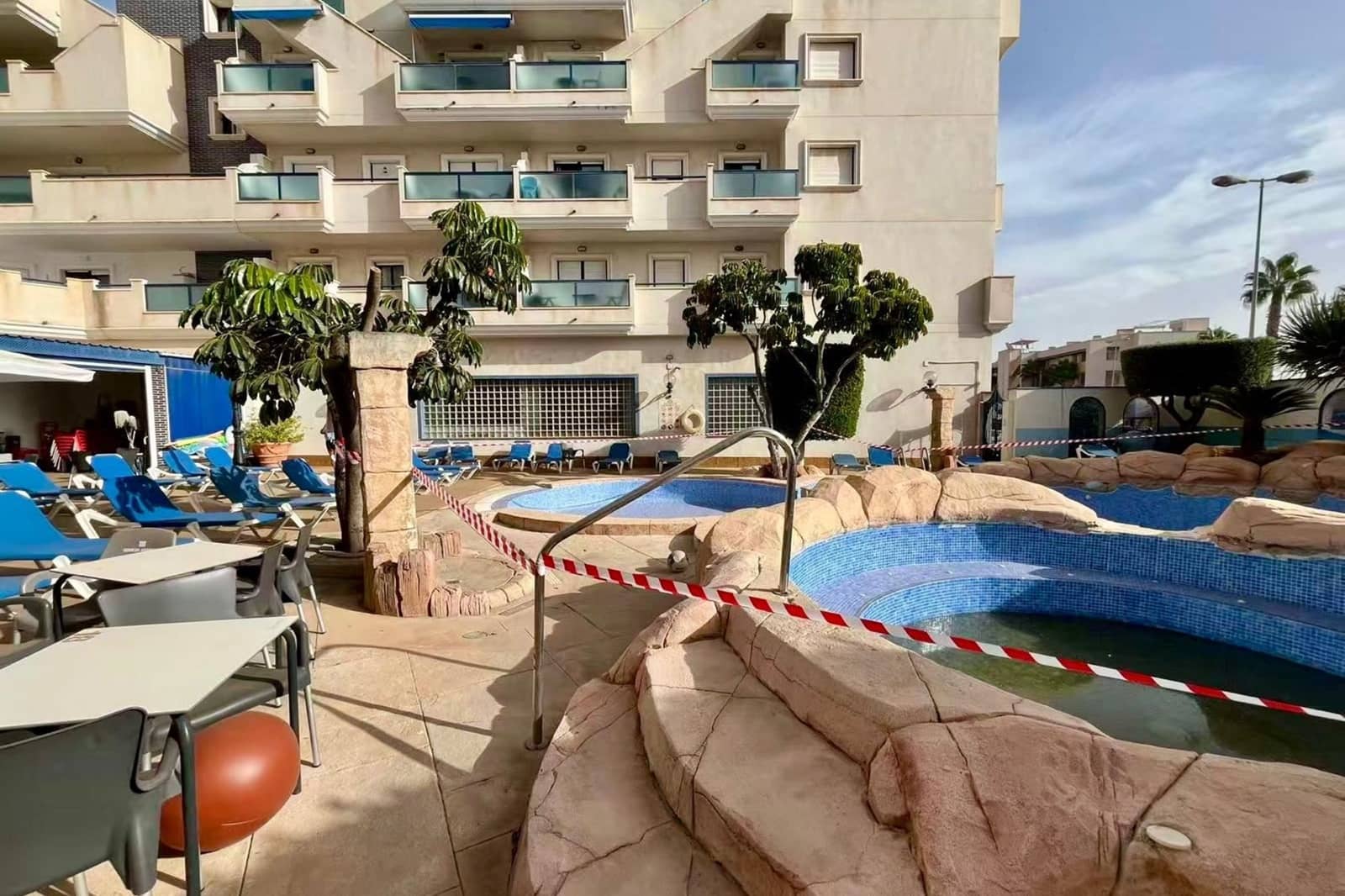 Apartamento de 2 habitaciones en Cabo Roig en venta con piscina - 185.000 € (Ref: 9402561)