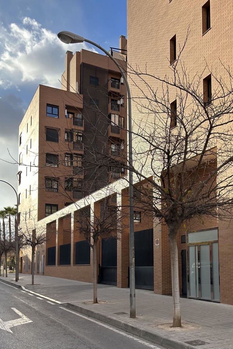 2 soverom Leilighet til salgs i Alicante by med svømmebasseng - € 298 900 (Ref: 9409761)