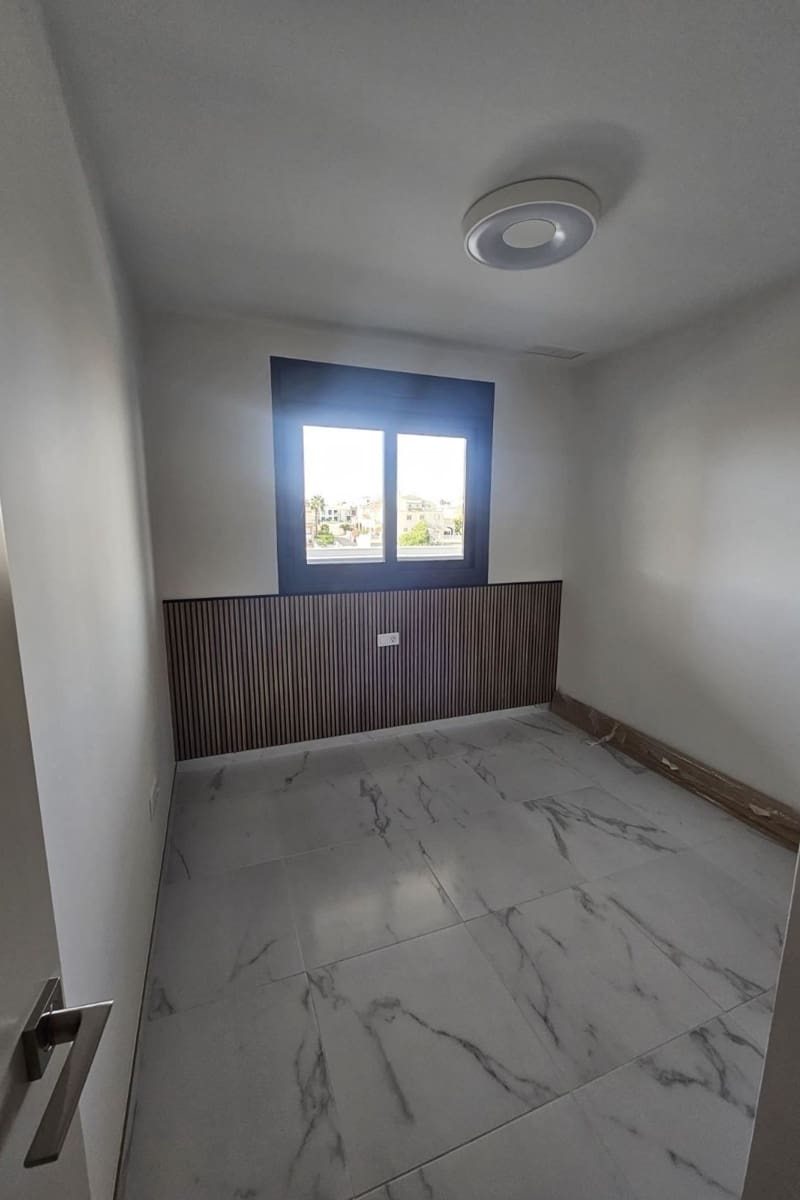 2 bedroom Apartment for sale in Playa Flamenca with pool - € 385,000 (Ref: 9410089)