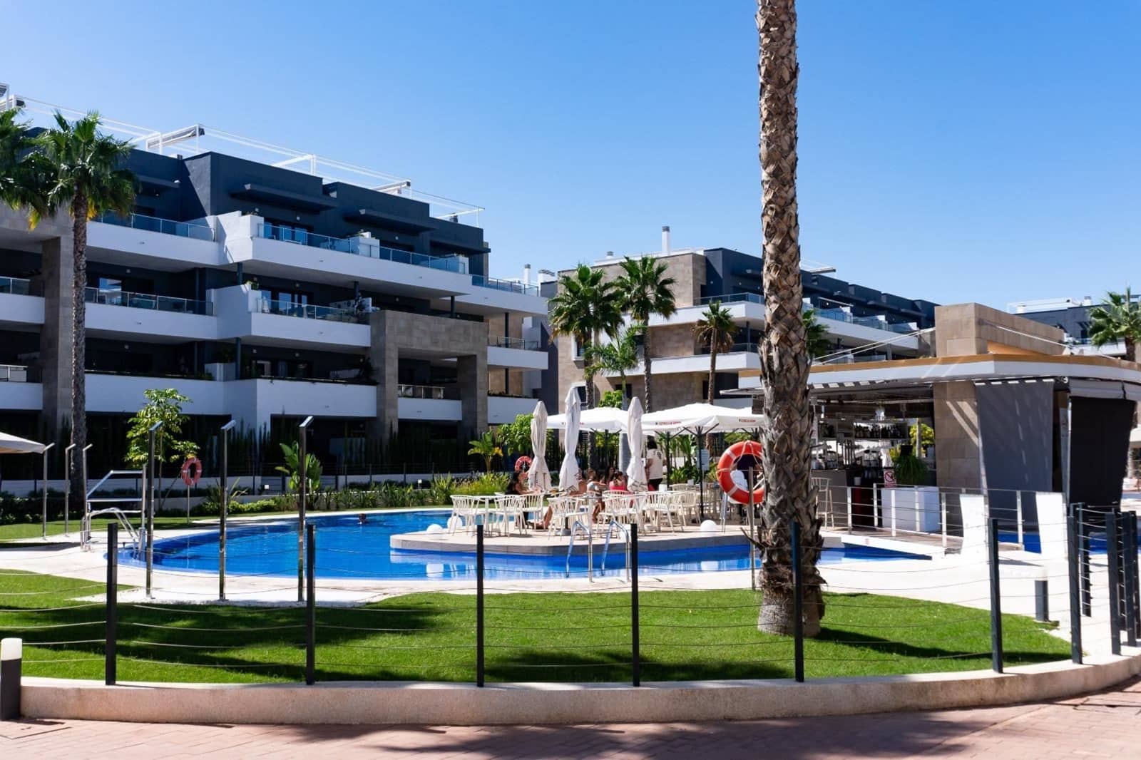 2 bedroom Apartment for sale in Playa Flamenca with pool - € 385,000 (Ref: 9410089)