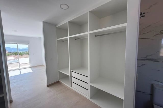 3 bedroom Villa for sale in Pinoso with pool - € 356,000 (Ref: 9420477)