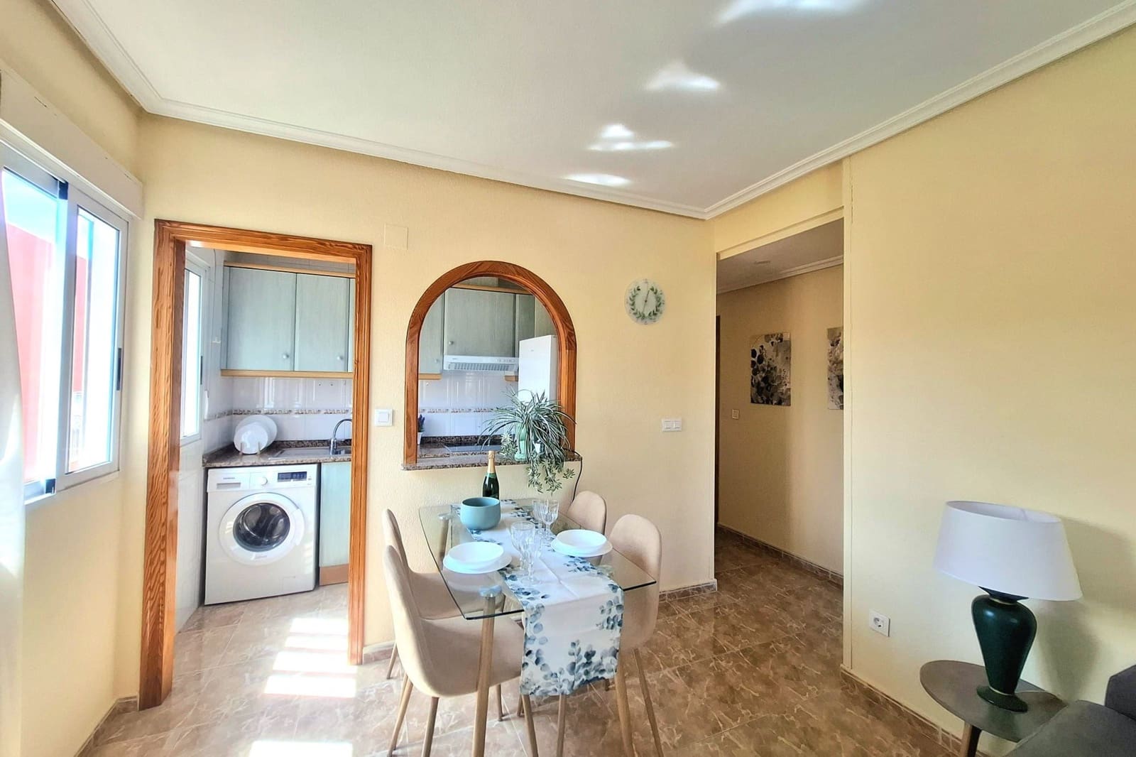 2 makuuhuone Huoneisto myytävänä paikassa Torrevieja mukana uima-altaan - 149 000 € (Ref: 9426207)