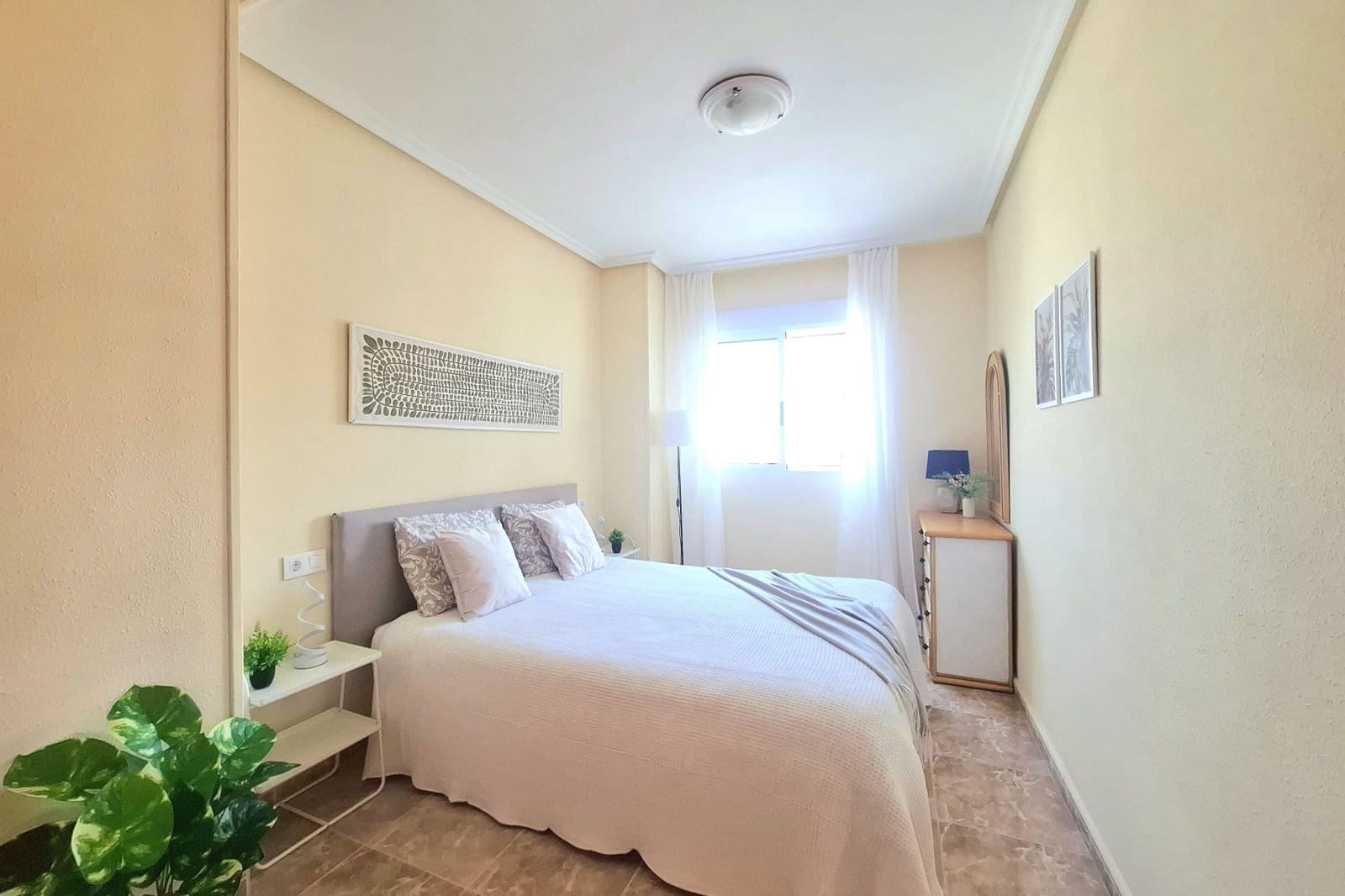 2 makuuhuone Huoneisto myytävänä paikassa Torrevieja mukana uima-altaan - 149 000 € (Ref: 9426207)