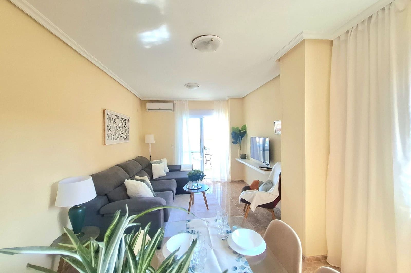 2 makuuhuone Huoneisto myytävänä paikassa Torrevieja mukana uima-altaan - 149 000 € (Ref: 9426207)