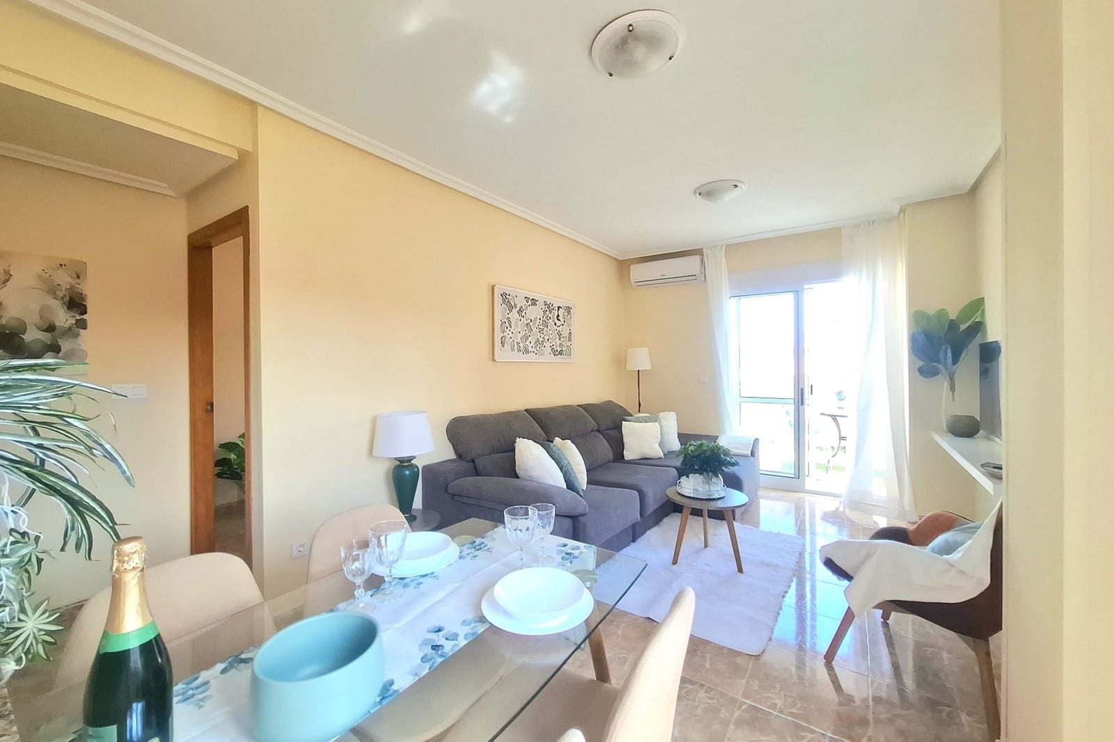 2 makuuhuone Huoneisto myytävänä paikassa Torrevieja mukana uima-altaan - 149 000 € (Ref: 9426207)