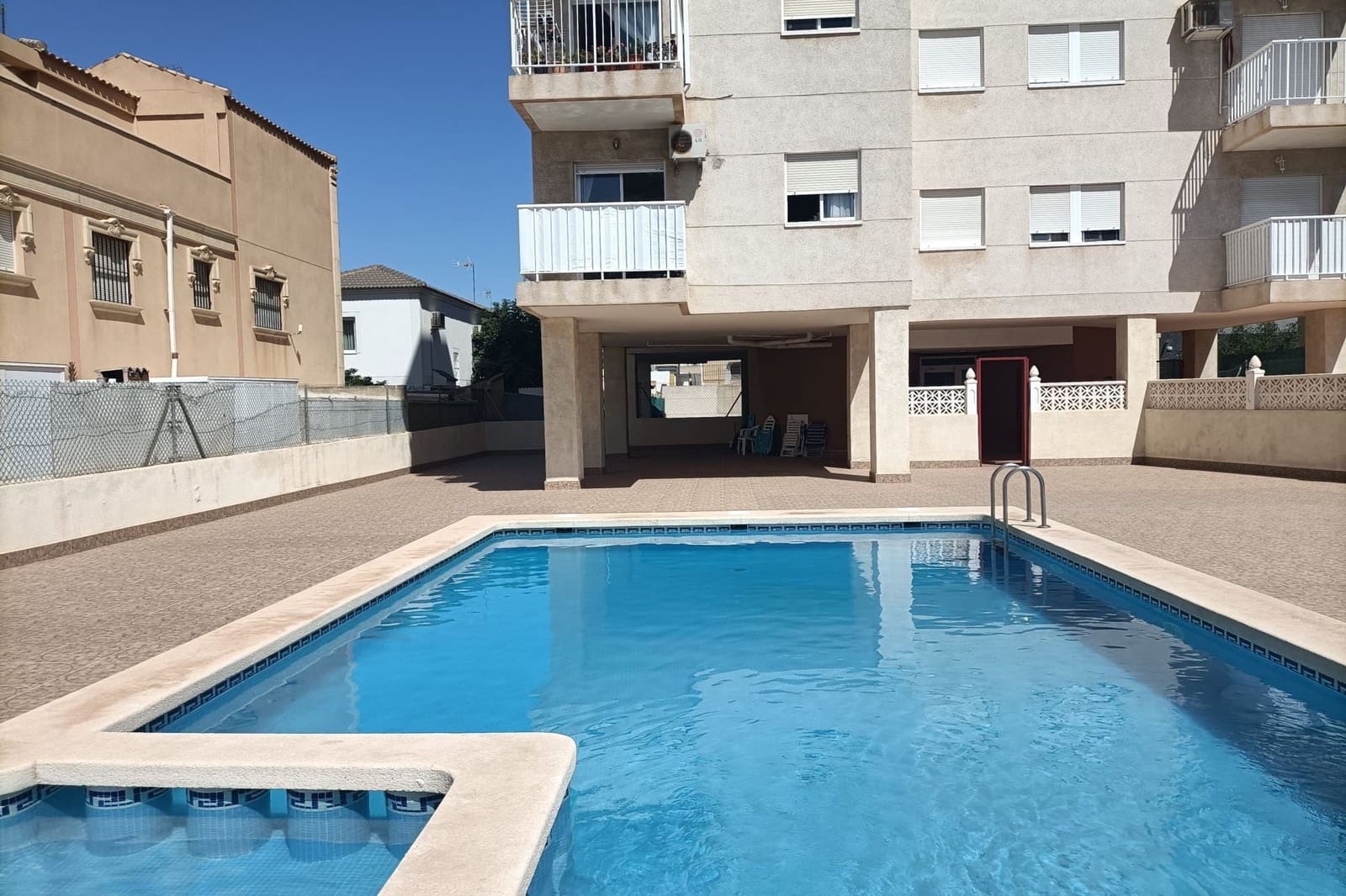 2 makuuhuone Huoneisto myytävänä paikassa Torrevieja mukana uima-altaan - 149 000 € (Ref: 9426207)