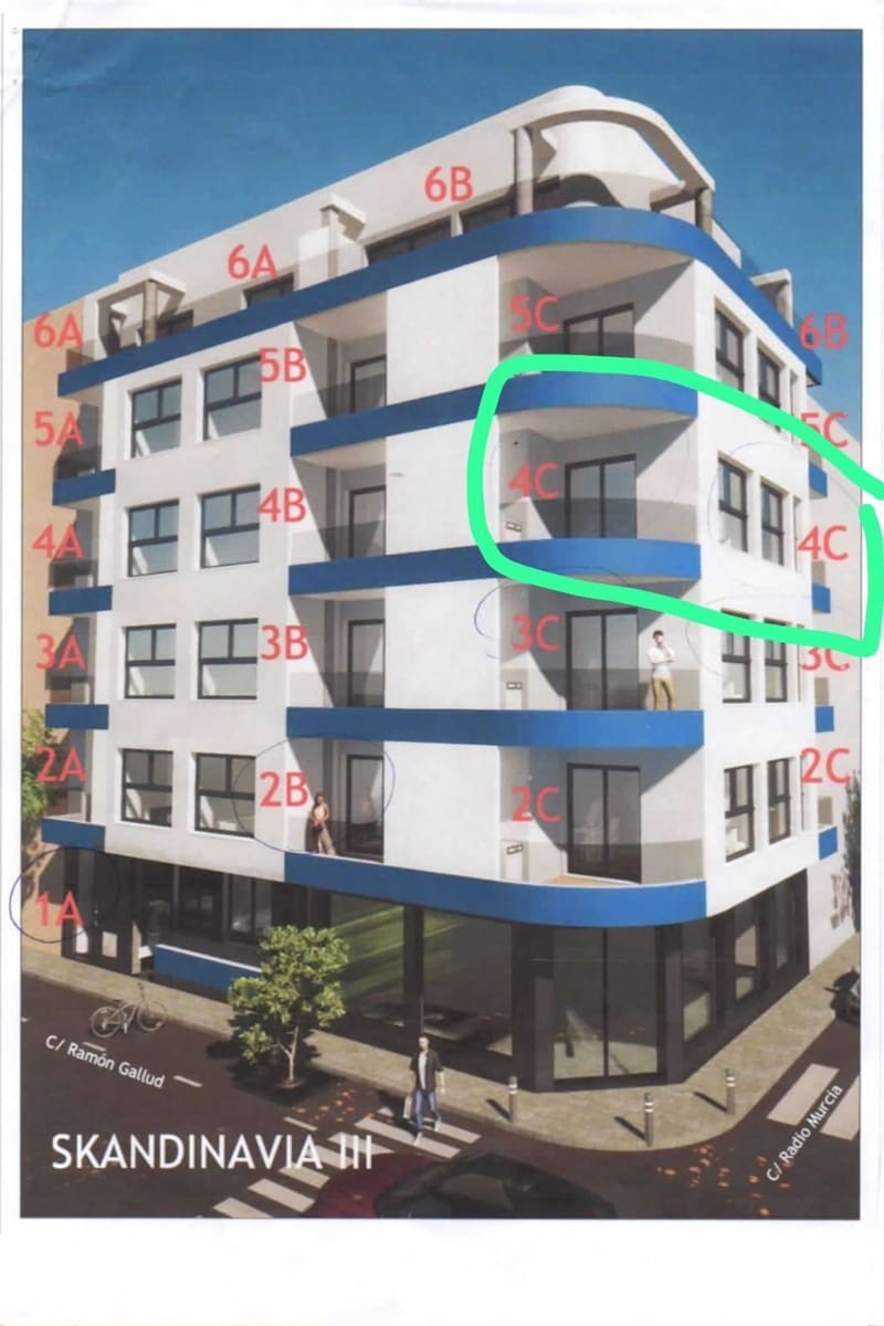 2 sovrum Lägenhet till salu i Torrevieja med pool - 300 000 € (Ref: 9428787)