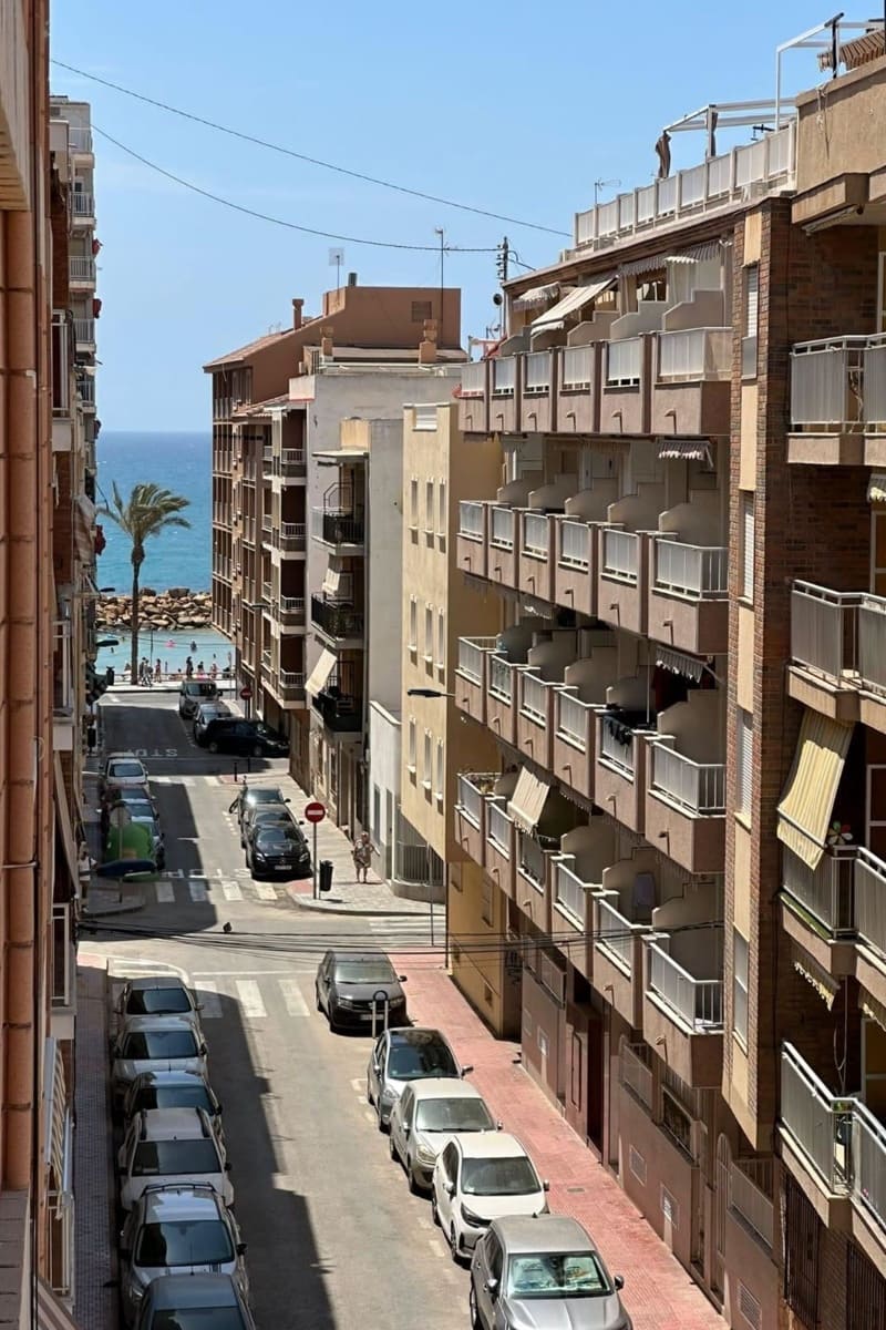 2 sovrum Lägenhet till salu i Torrevieja med pool - 300 000 € (Ref: 9428787)