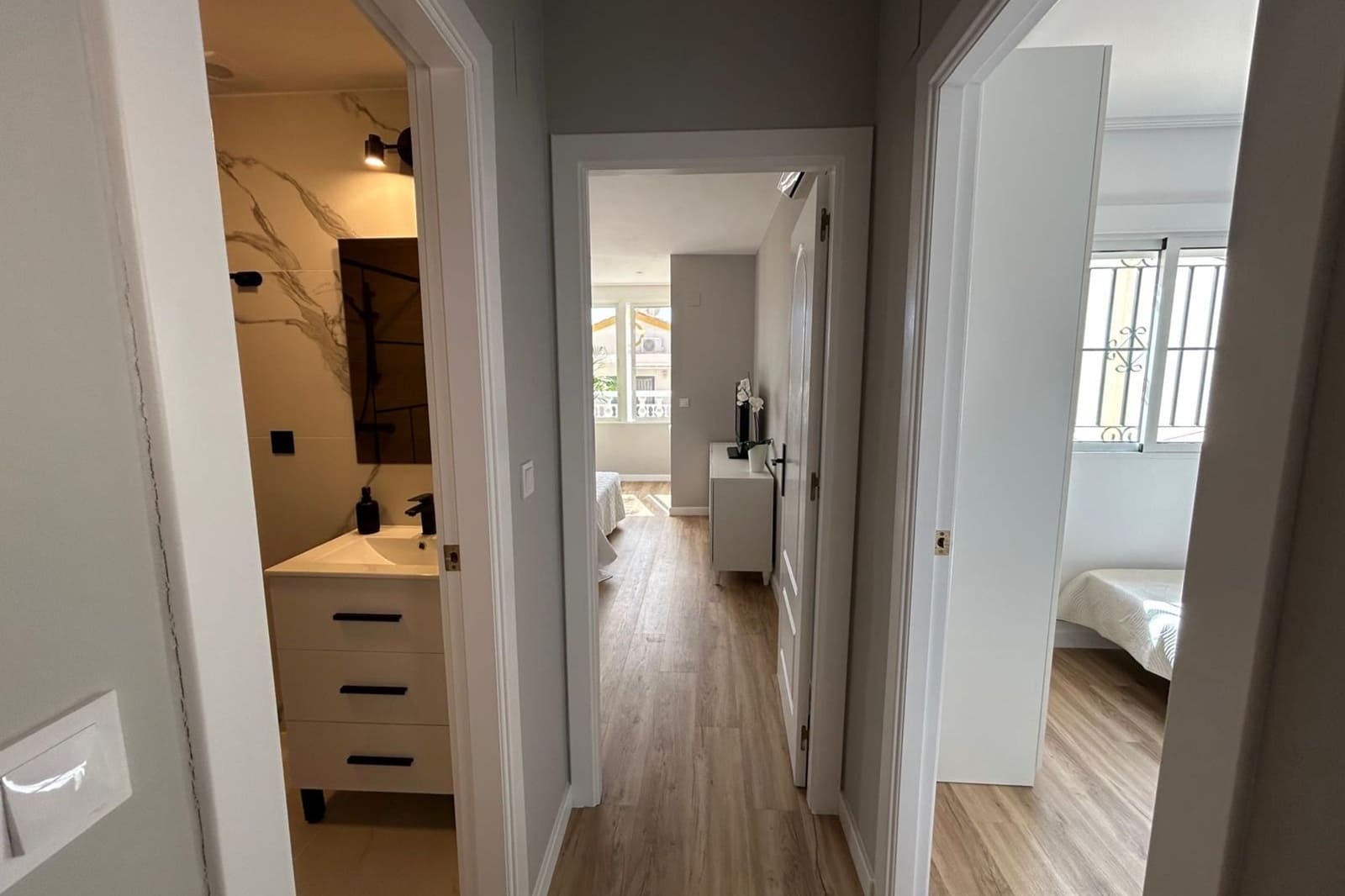 3 makuuhuone Omakotitalo myytävänä paikassa La Florida mukana uima-altaan - 288 000 € (Ref: 9428788)