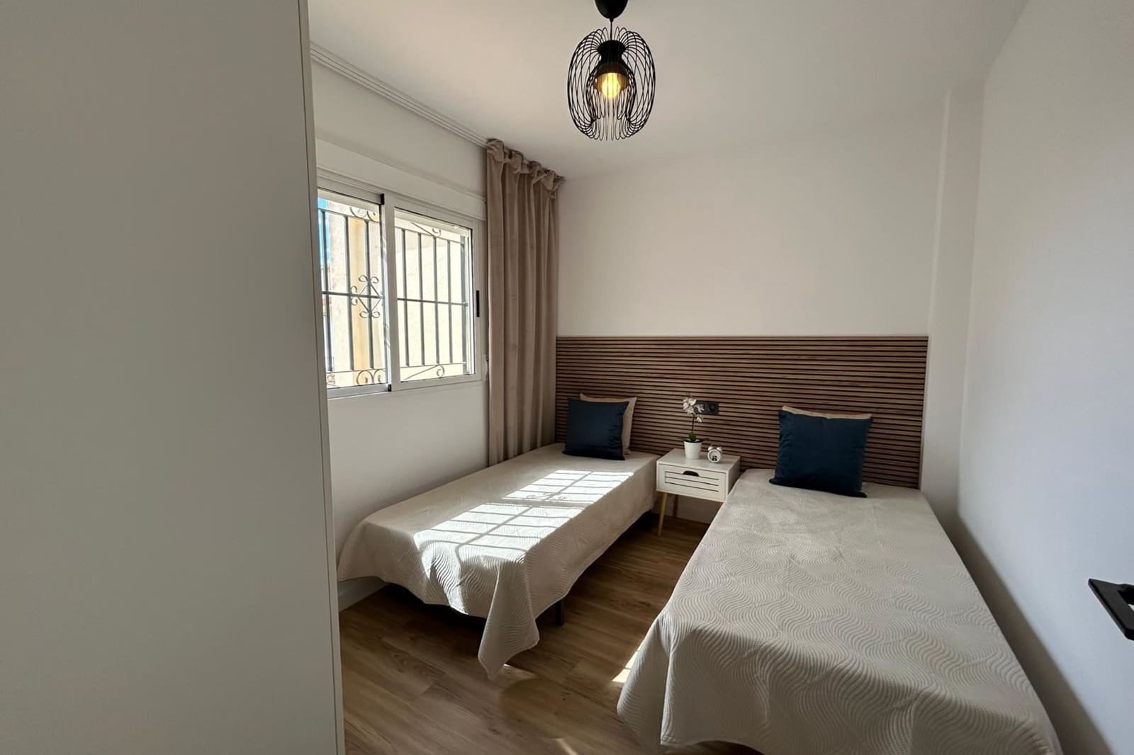 3 makuuhuone Omakotitalo myytävänä paikassa La Florida mukana uima-altaan - 288 000 € (Ref: 9428788)