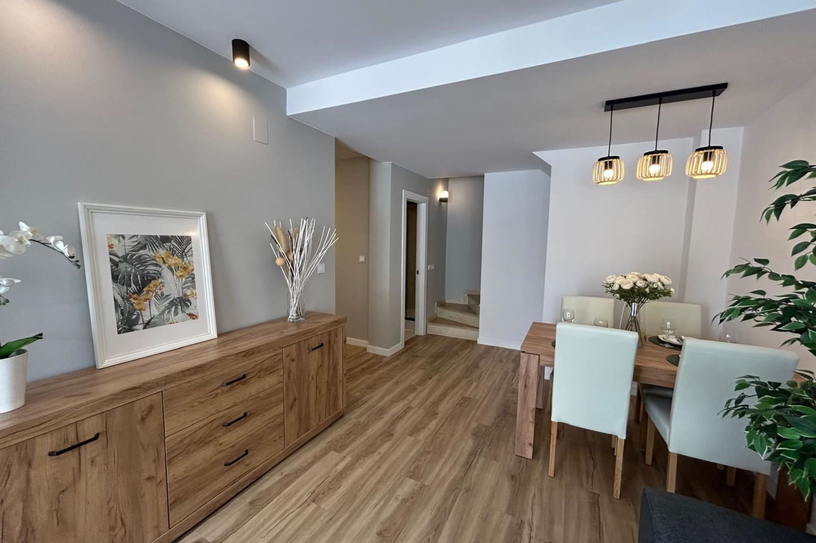 3 makuuhuone Omakotitalo myytävänä paikassa La Florida mukana uima-altaan - 288 000 € (Ref: 9428788)