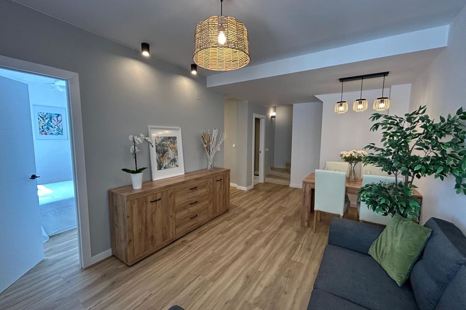 3 makuuhuone Omakotitalo myytävänä paikassa La Florida mukana uima-altaan - 288 000 € (Ref: 9428788)