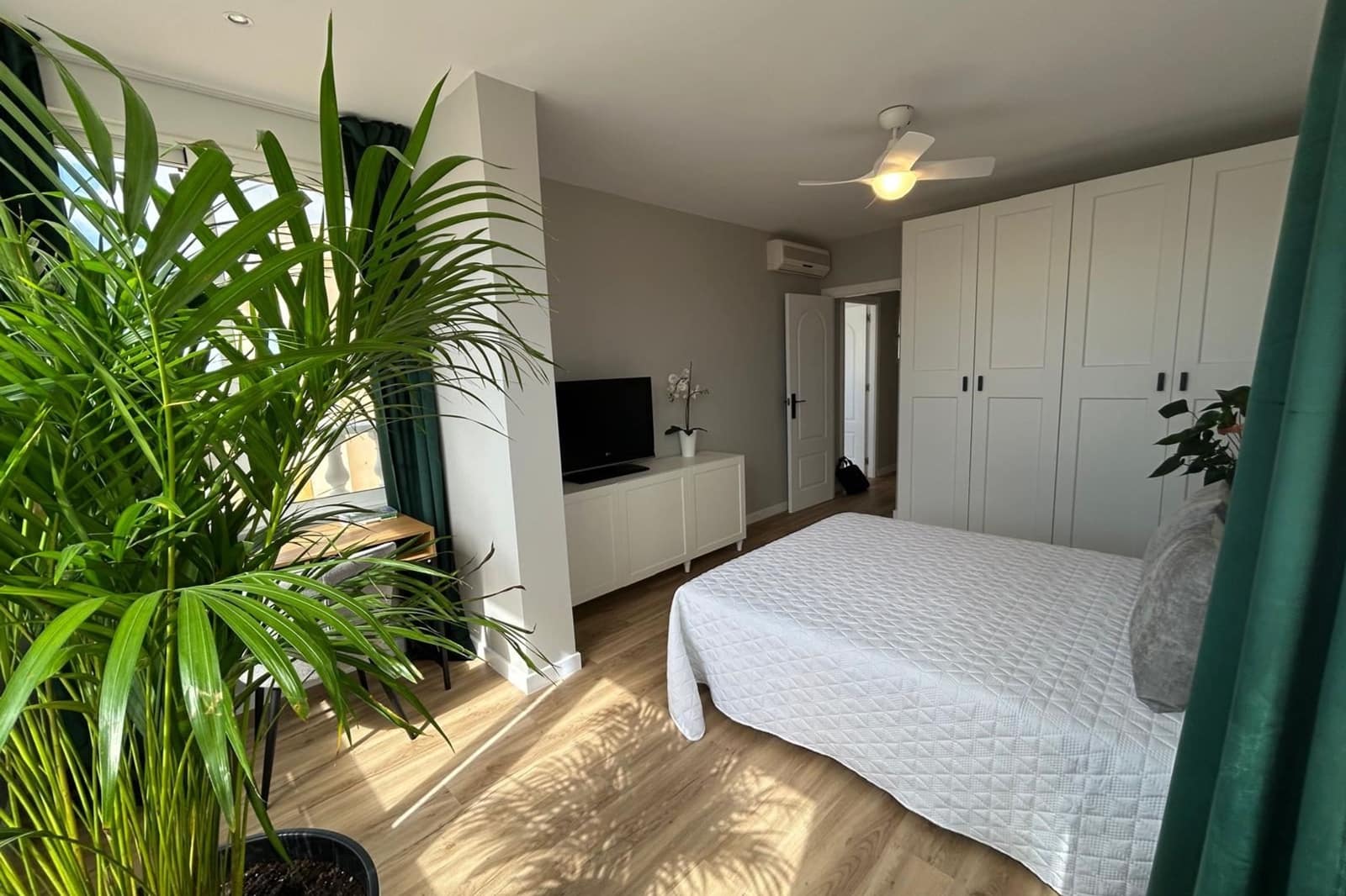 3 makuuhuone Omakotitalo myytävänä paikassa La Florida mukana uima-altaan - 288 000 € (Ref: 9428788)