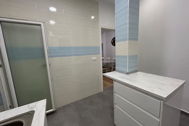 5 soveværelse Lejlighed til salg i Garbinet - Parque de las Avenidas, Alicante by - € 269.000 (Ref: 9431770)