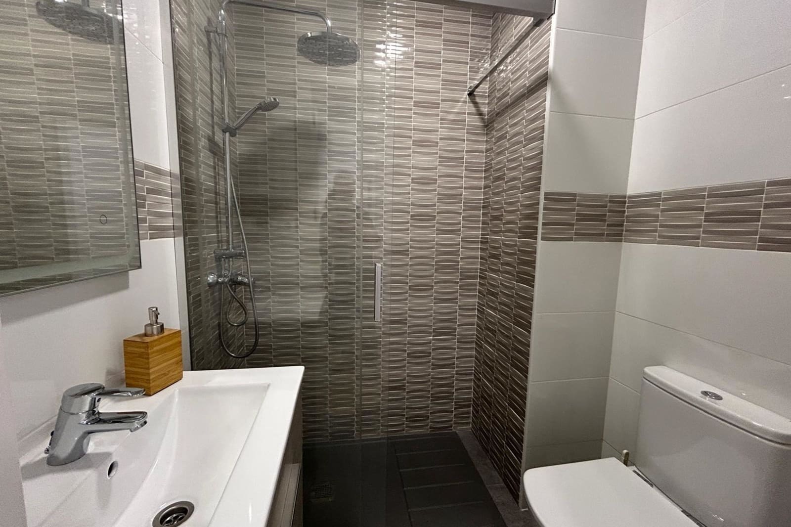 5 makuuhuone Huoneisto myytävänä paikassa Alicante kaupunki - 258 000 € (Ref: 9431770)