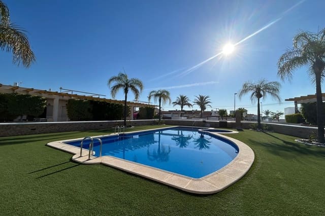 2 soverom Hus til salgs i Mil Palmeras, Pilar de la Horadada med svømmebasseng - € 239 000 (Ref: 9432001)