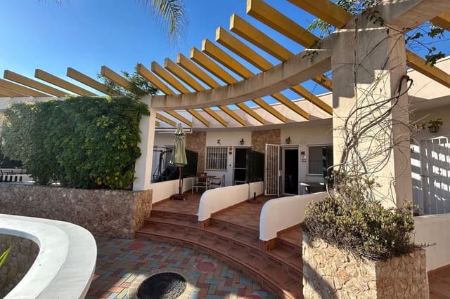 2 soverom Hus til salgs i Mil Palmeras, Pilar de la Horadada med svømmebasseng - € 239 000 (Ref: 9432001)