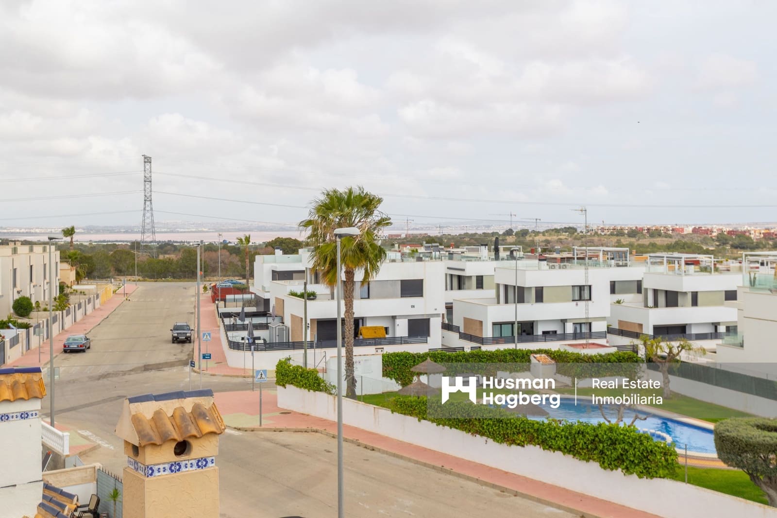 3 quarto Casa em Banda para venda em Villamartin com piscina - 249 000 € (Ref: 9432431)