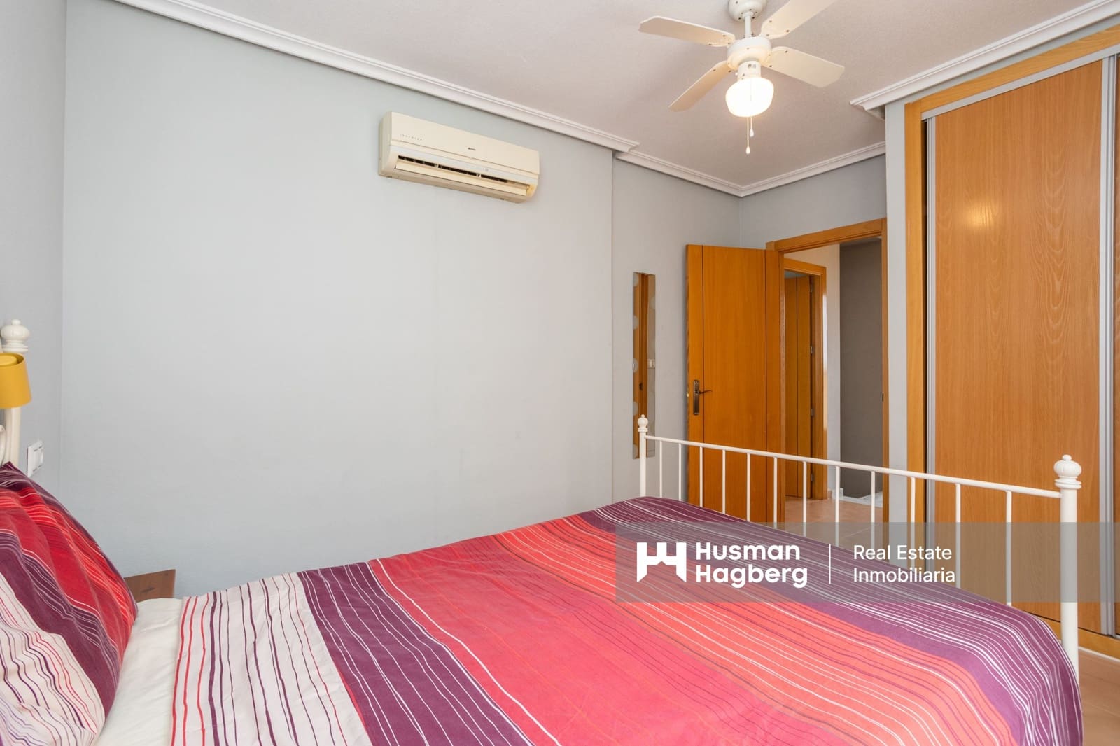 3 quarto Casa em Banda para venda em Villamartin com piscina - 249 000 € (Ref: 9432431)