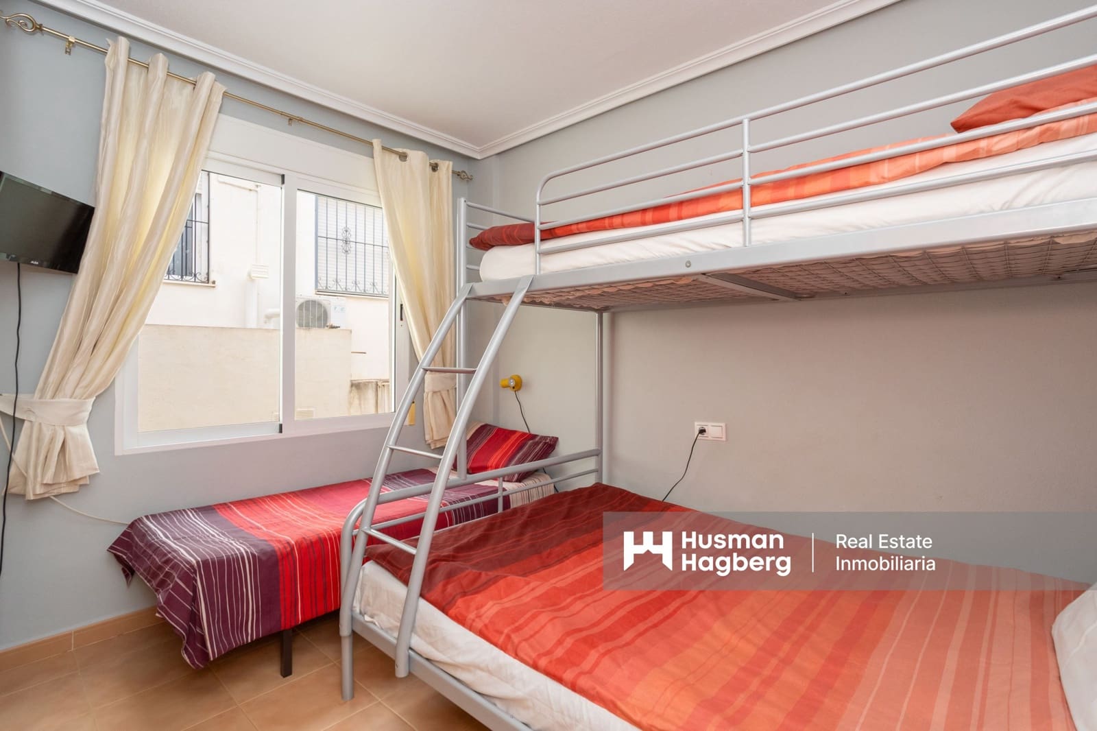 3 quarto Casa em Banda para venda em Villamartin com piscina - 249 000 € (Ref: 9432431)