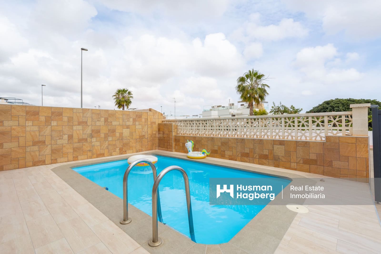 3 quarto Casa em Banda para venda em Villamartin com piscina - 249 000 € (Ref: 9432431)