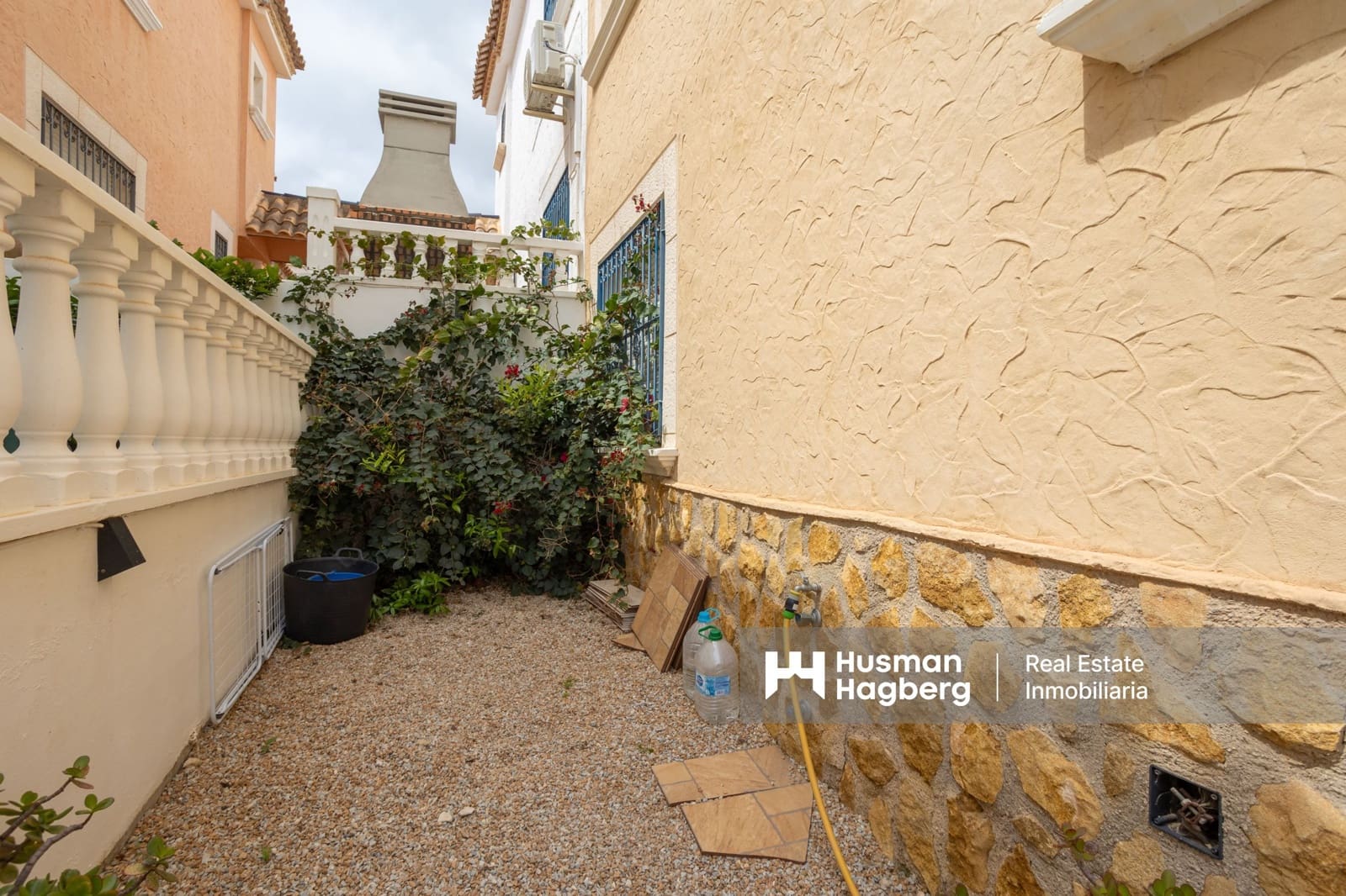 3 quarto Casa em Banda para venda em Villamartin com piscina - 249 000 € (Ref: 9432431)