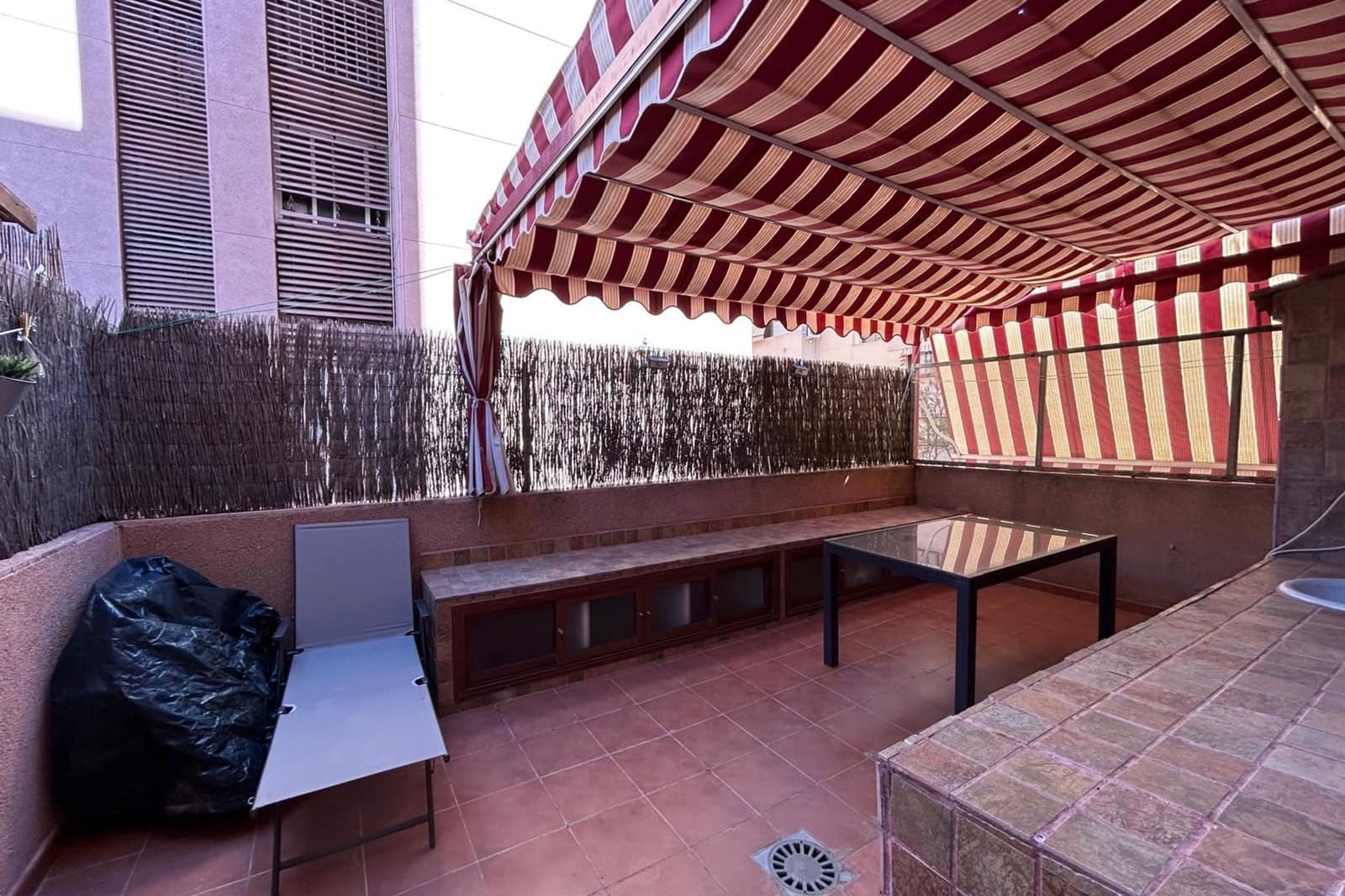 3 sypialnia Apartament na sprzedaż w Miasto Alicante / Alacant z basenem - 299 000 € (Ref: 9432432)