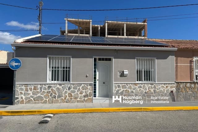 4 bedroom Townhouse for sale in Los Montesinos with pool - € 290,000 (Ref: 9432433)