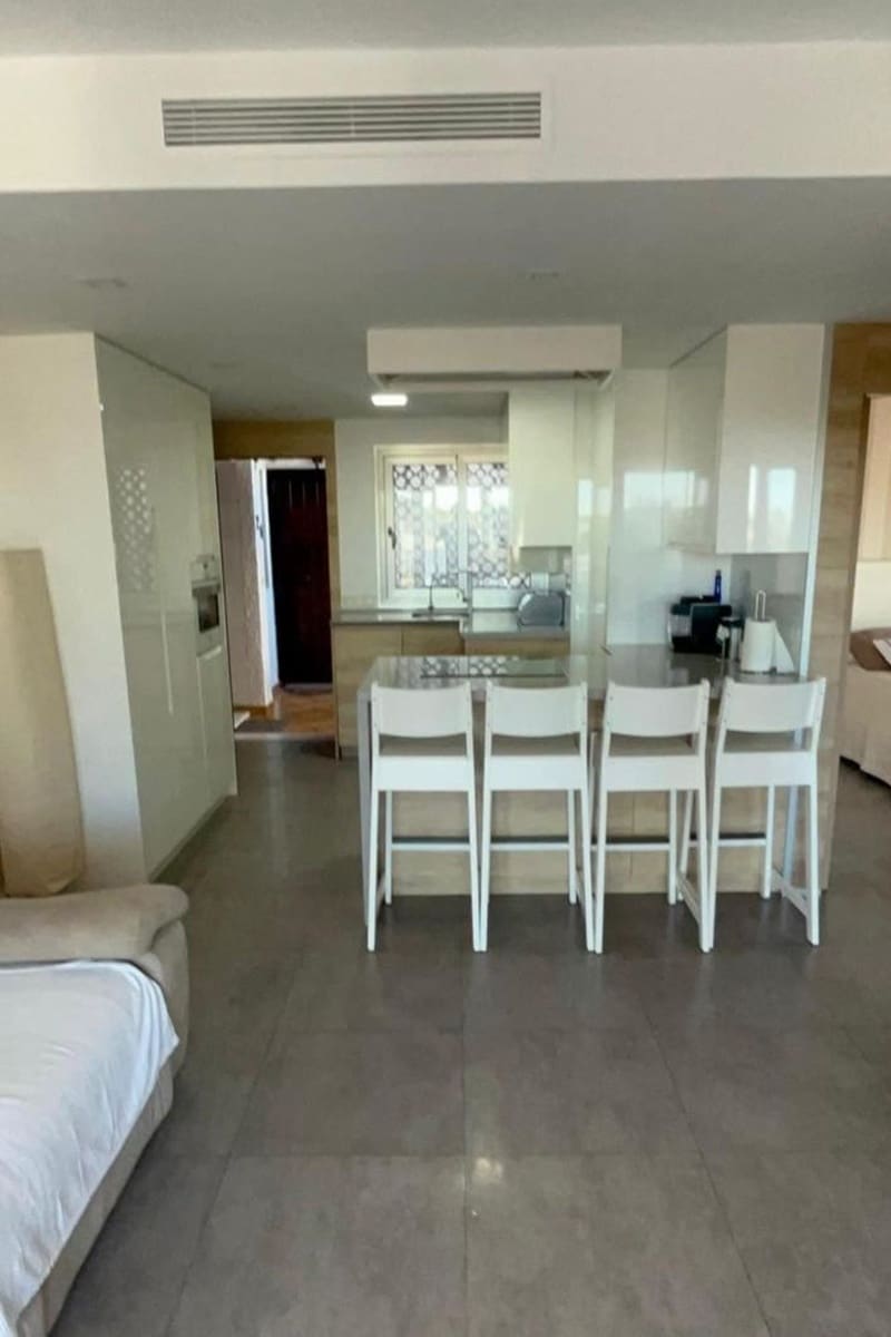 Apartamento de 2 habitaciones en Cabo Roig en venta con piscina - 240.000 € (Ref: 9432434)