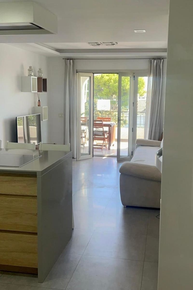 Apartamento de 2 habitaciones en Cabo Roig en venta con piscina - 240.000 € (Ref: 9432434)