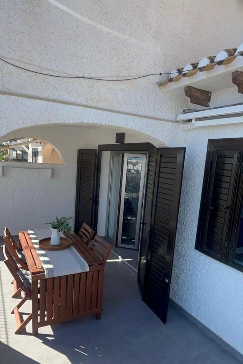 Apartamento de 2 habitaciones en Cabo Roig en venta con piscina - 240.000 € (Ref: 9432434)