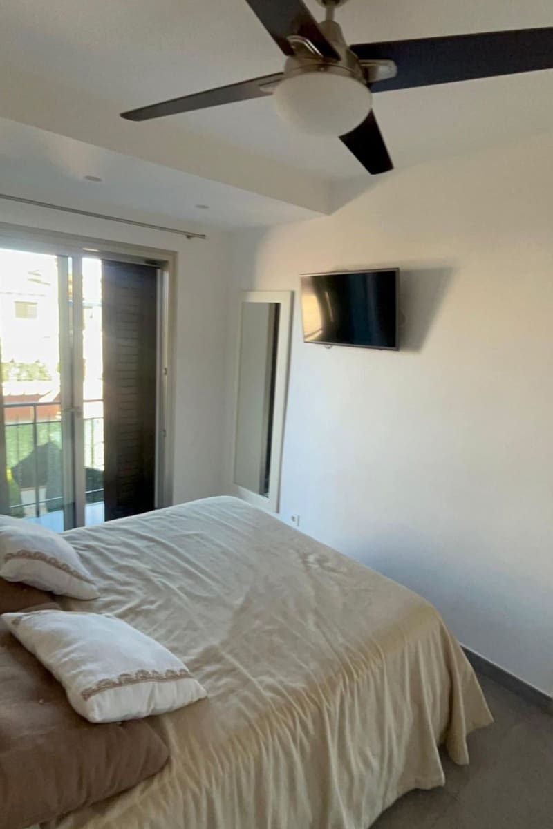 Apartamento de 2 habitaciones en Cabo Roig en venta con piscina - 240.000 € (Ref: 9432434)