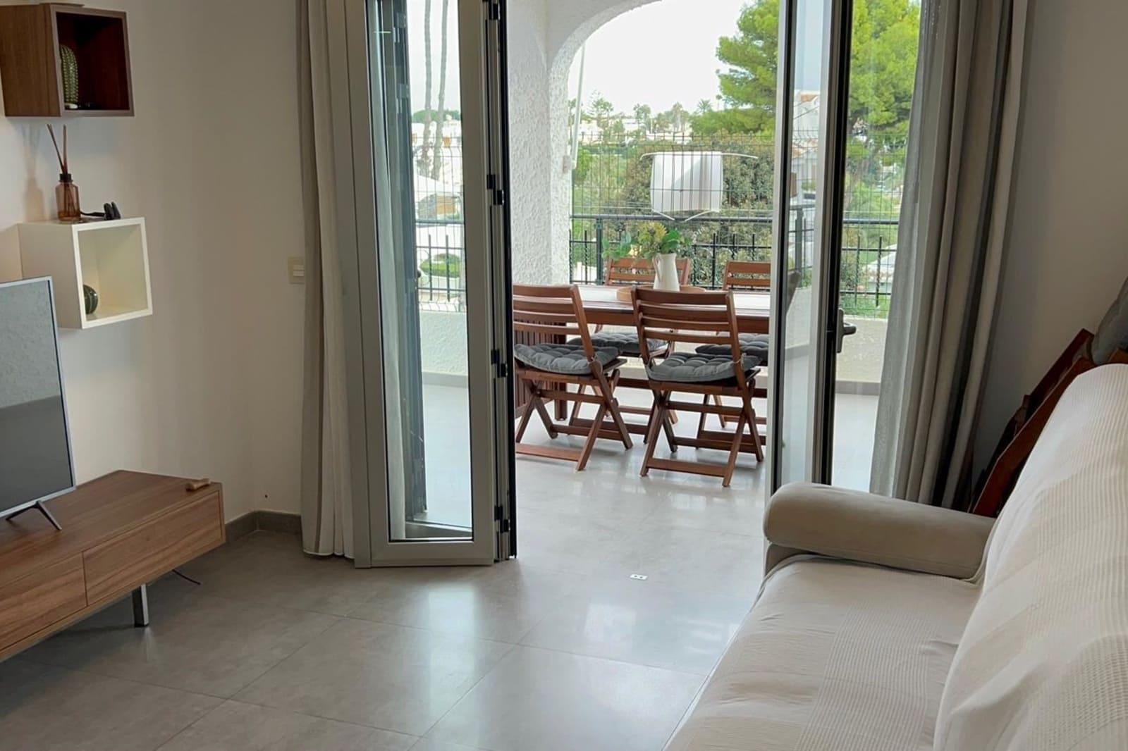 Apartamento de 2 habitaciones en Cabo Roig en venta con piscina - 240.000 € (Ref: 9432434)