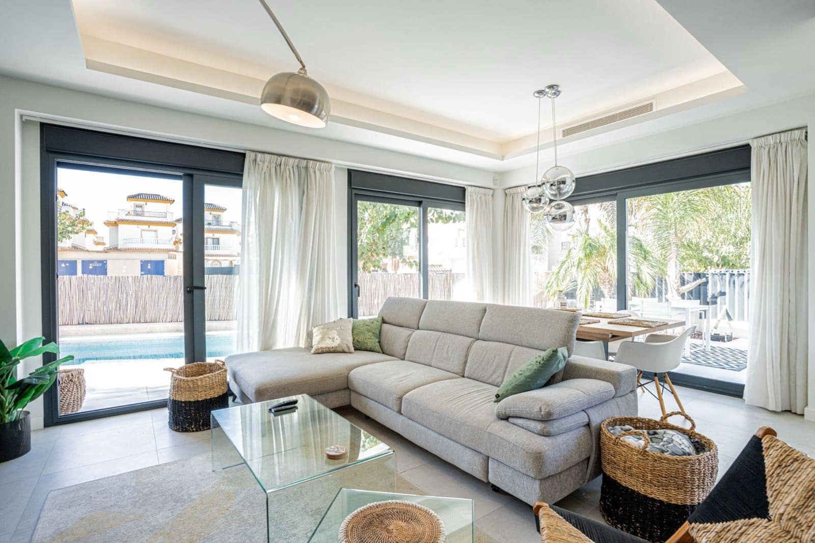 3 bedroom Villa for sale in San Fulgencio with pool - € 539,000 (Ref: 9432527)