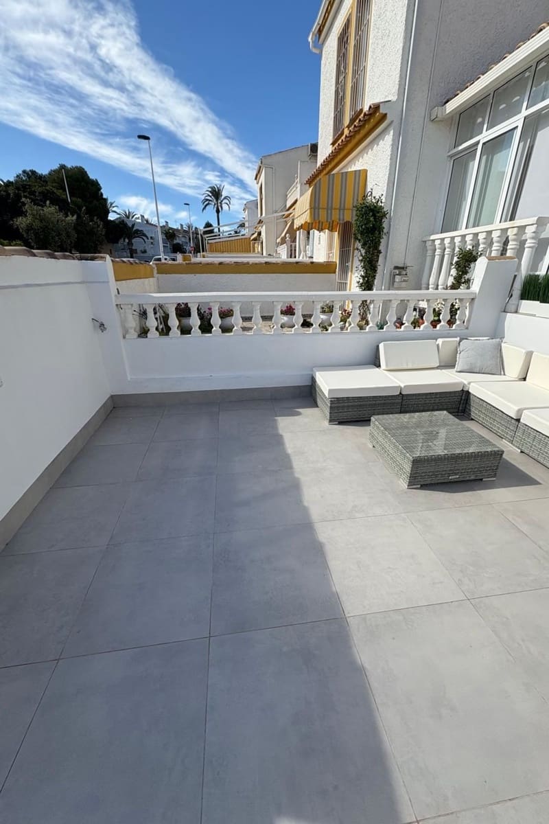 3 sovrum Hus till salu i Gran Alacant med pool - 275 000 € (Ref: 9432530)