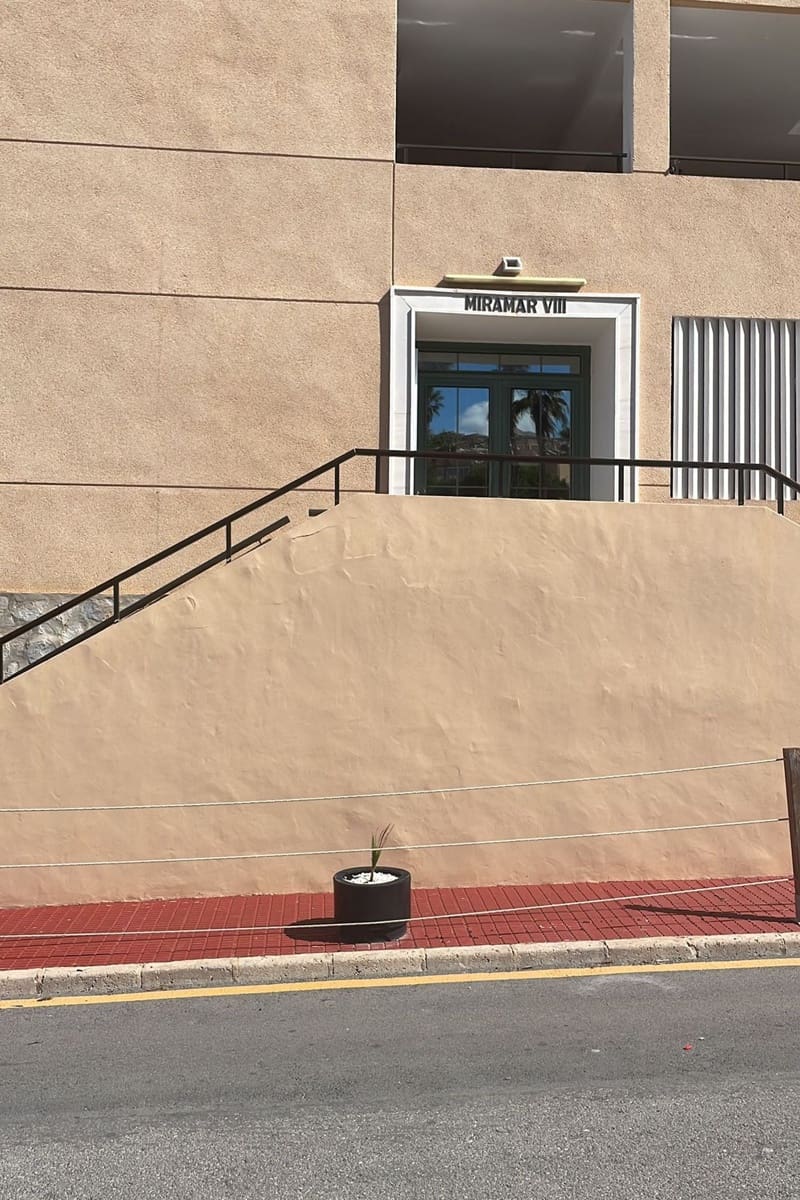 Lägenhet till salu i Torrevieja - 110 000 € (Ref: 9436295)