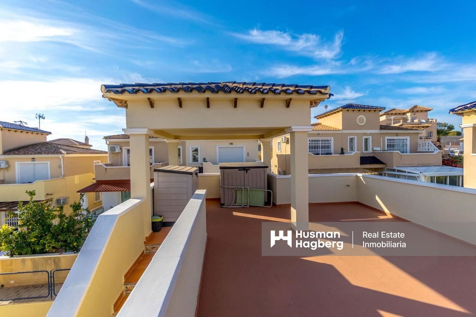 3 bedroom Villa for sale in Villamartin with pool - € 345,000 (Ref: 9438579)