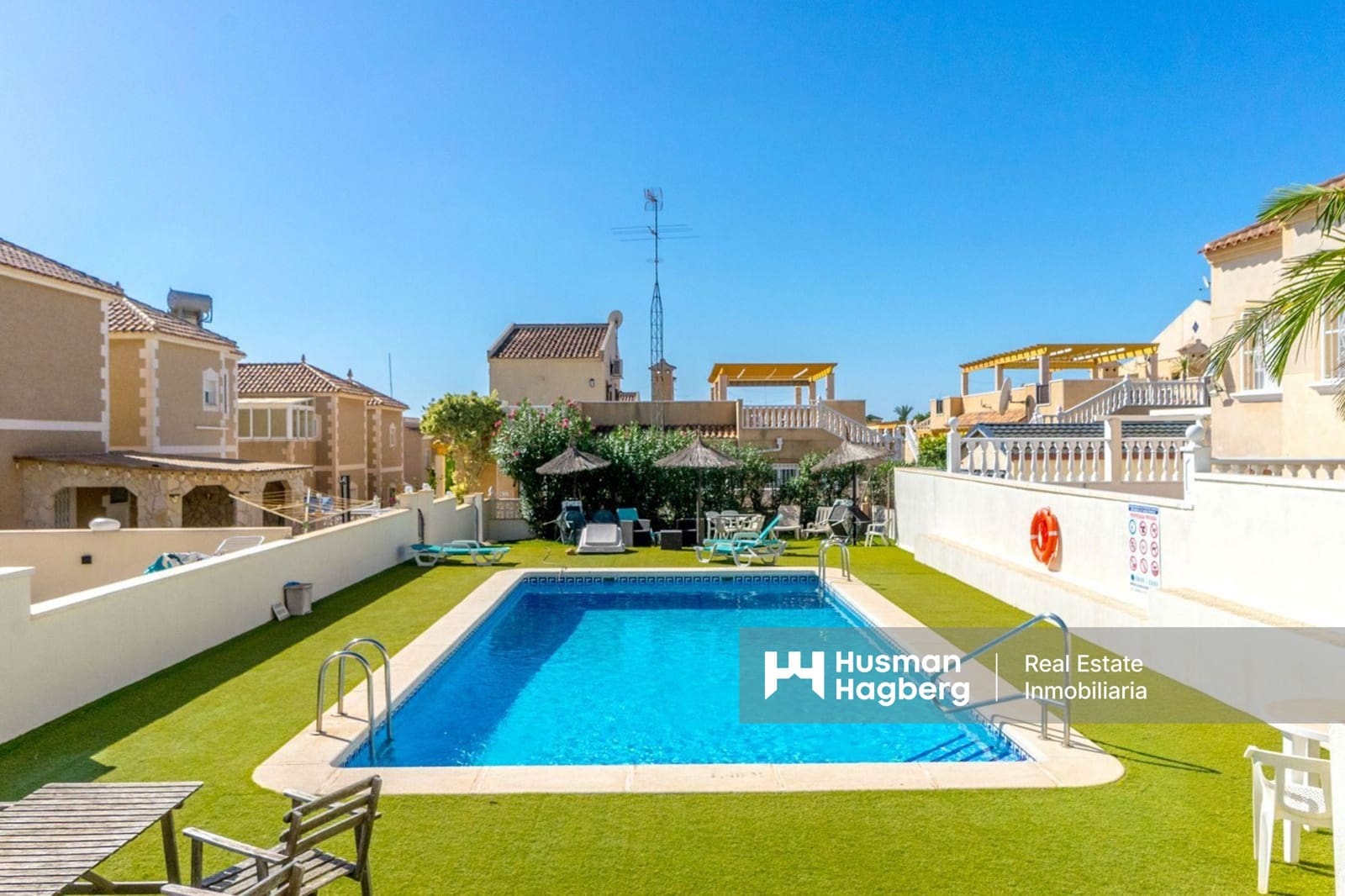 3 bedroom Villa for sale in Villamartin with pool - € 345,000 (Ref: 9438579)