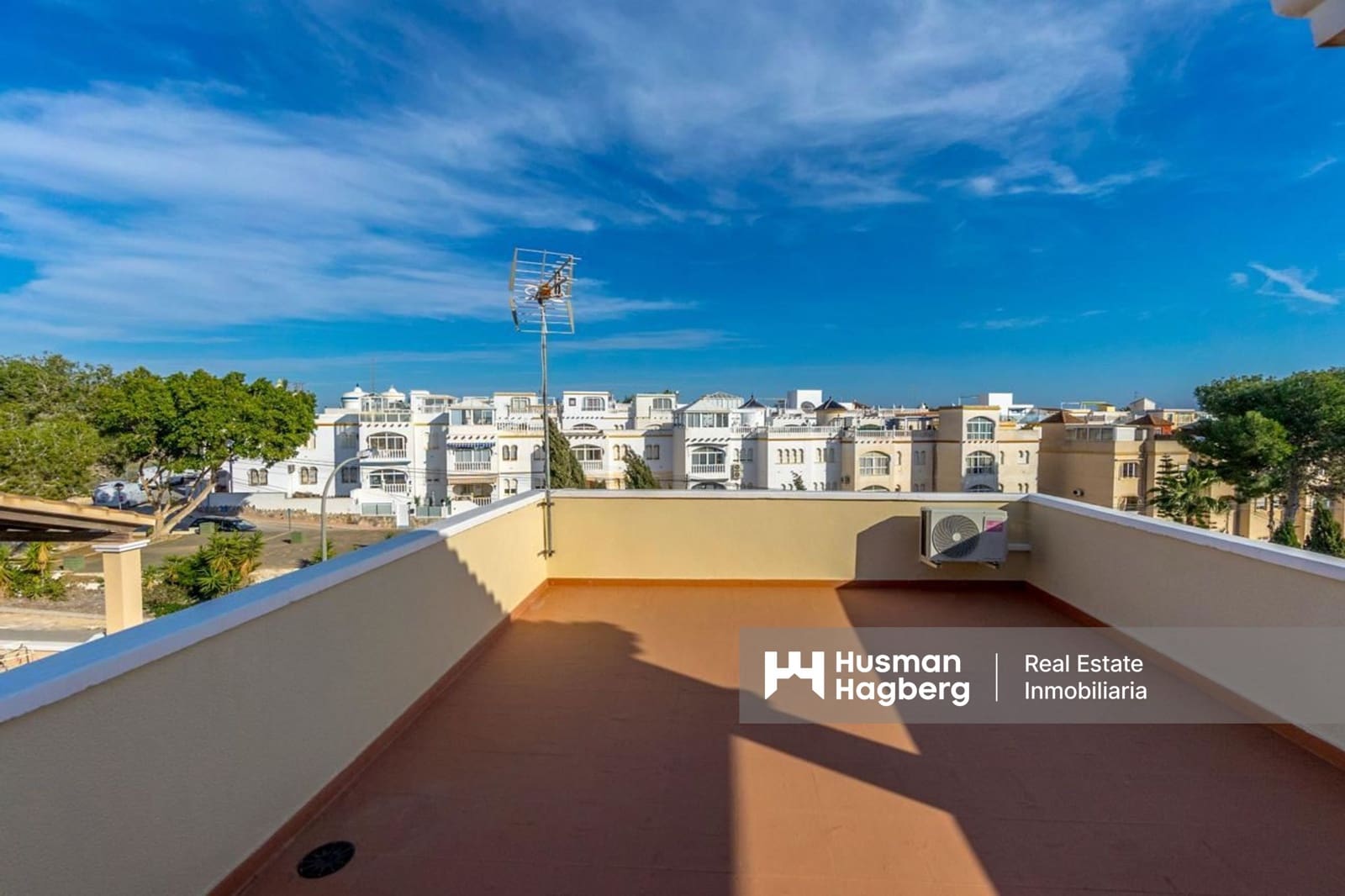 3 bedroom Villa for sale in Villamartin with pool - € 345,000 (Ref: 9438579)