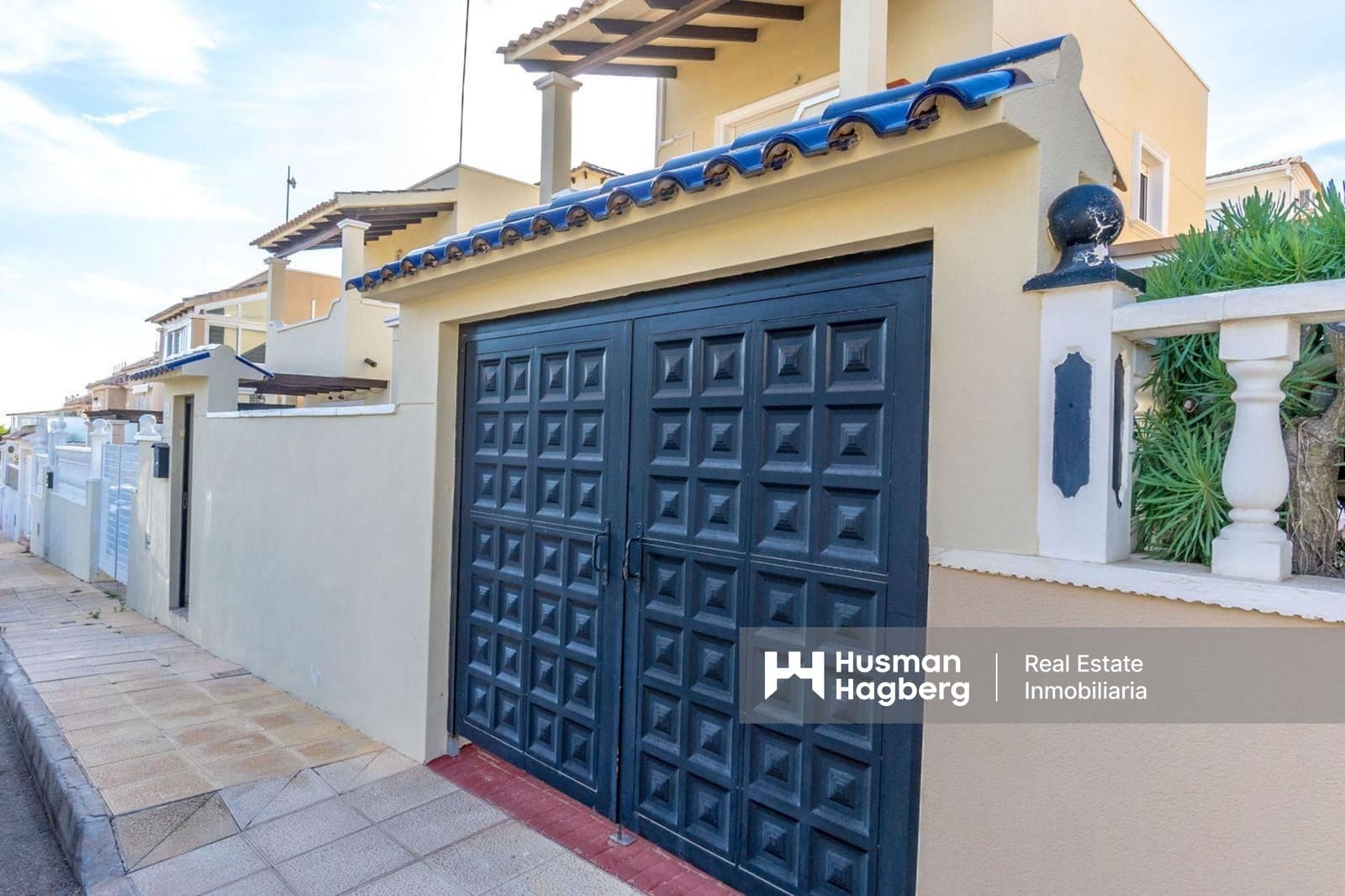 3 bedroom Villa for sale in Villamartin with pool - € 345,000 (Ref: 9438579)